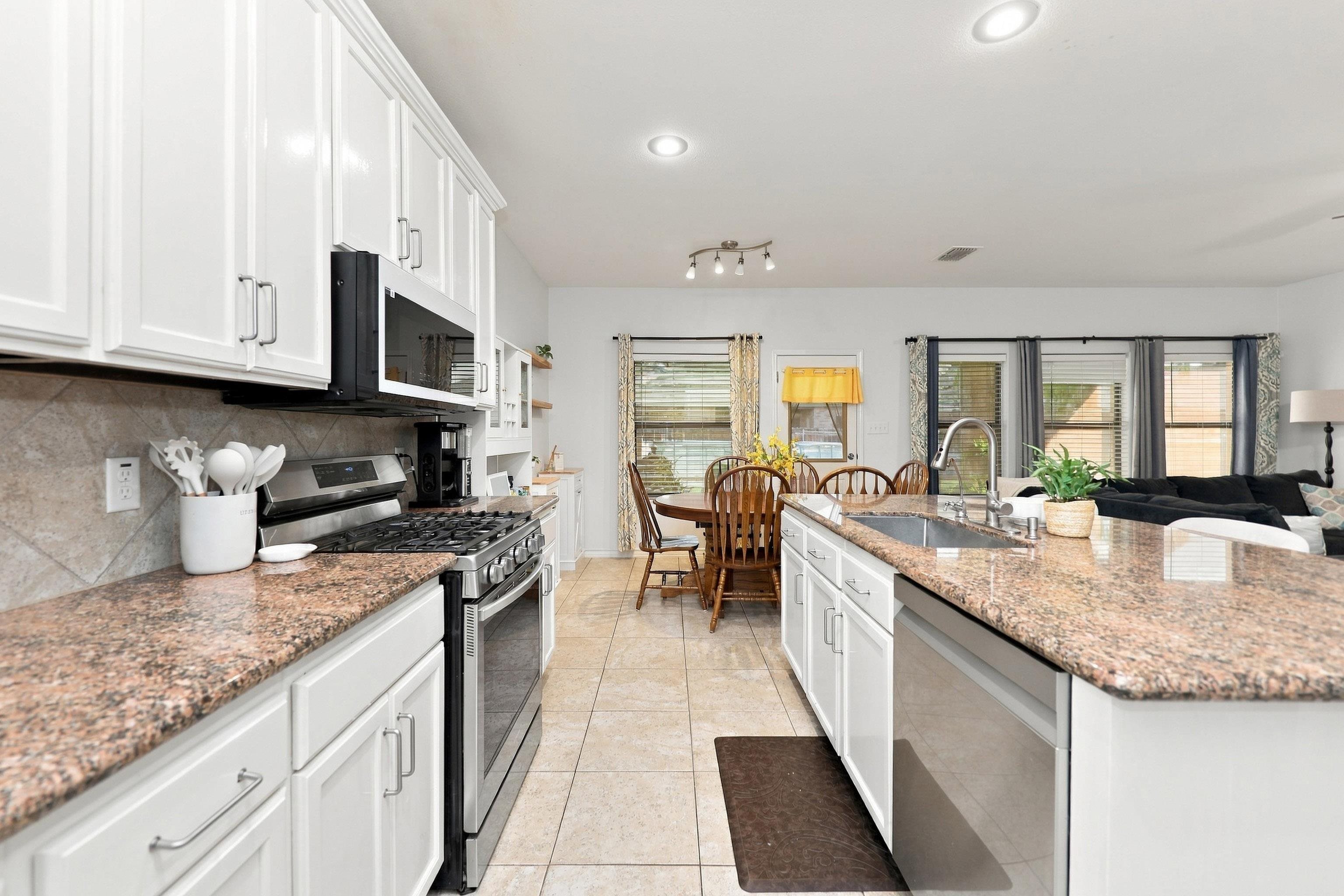 504 Silver Palm Dr Property Photo 11
