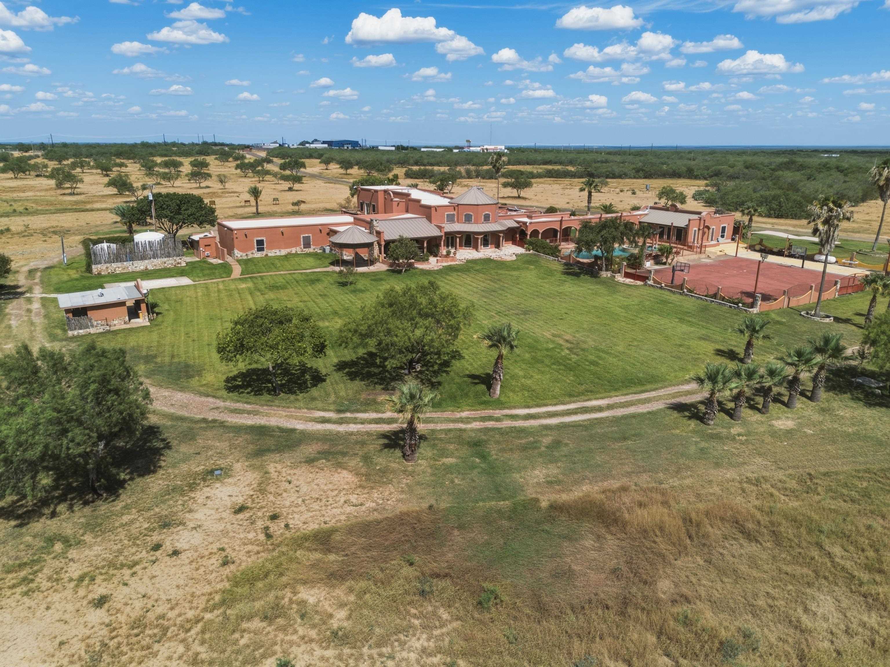 22168 N Us Highway 83 Property Photo 2