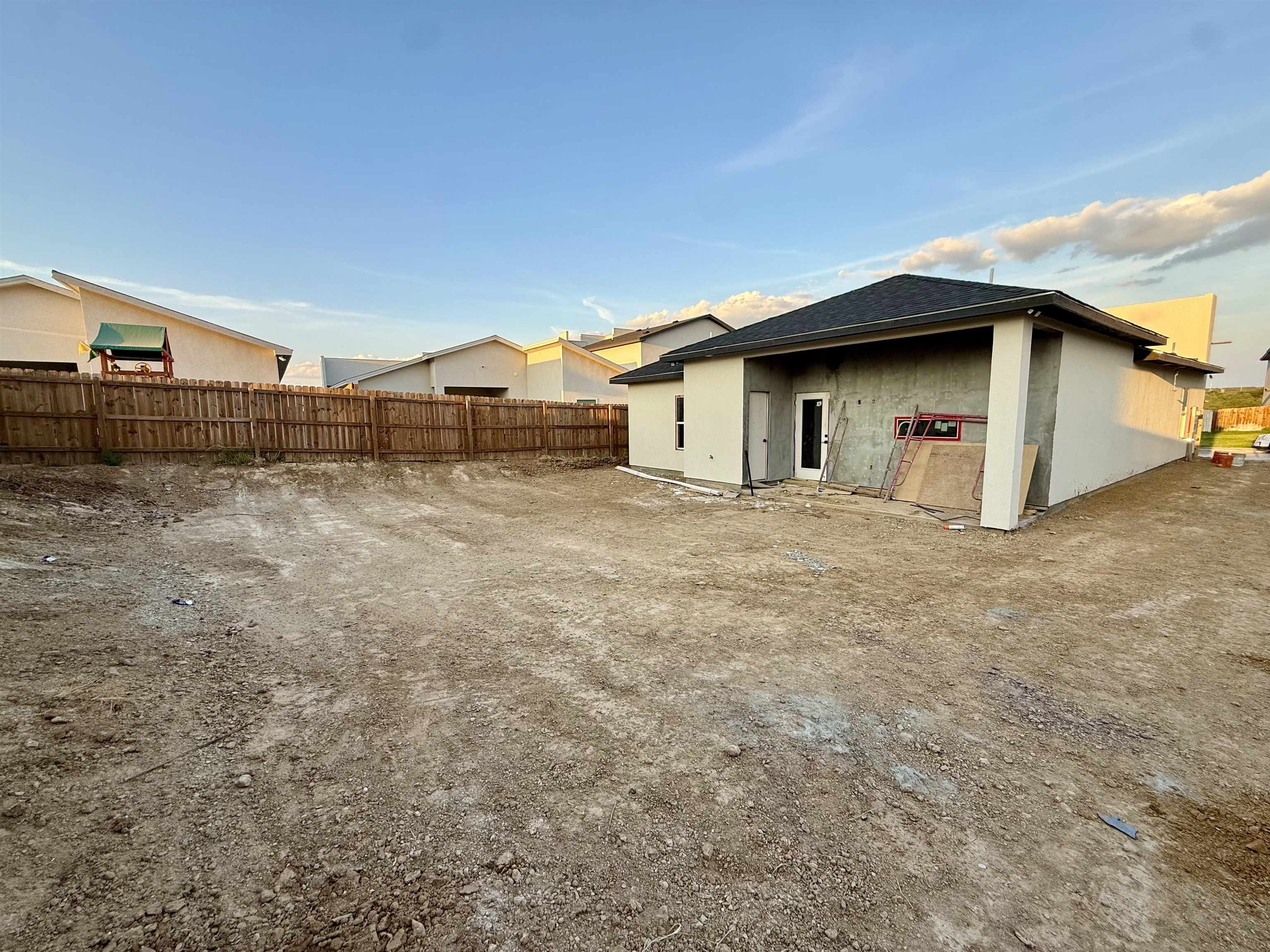 5706 Lone Star Loop Property Photo 8