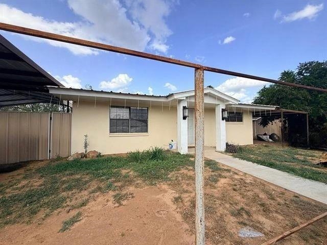 1302 Laredo Ave Property Photo 1