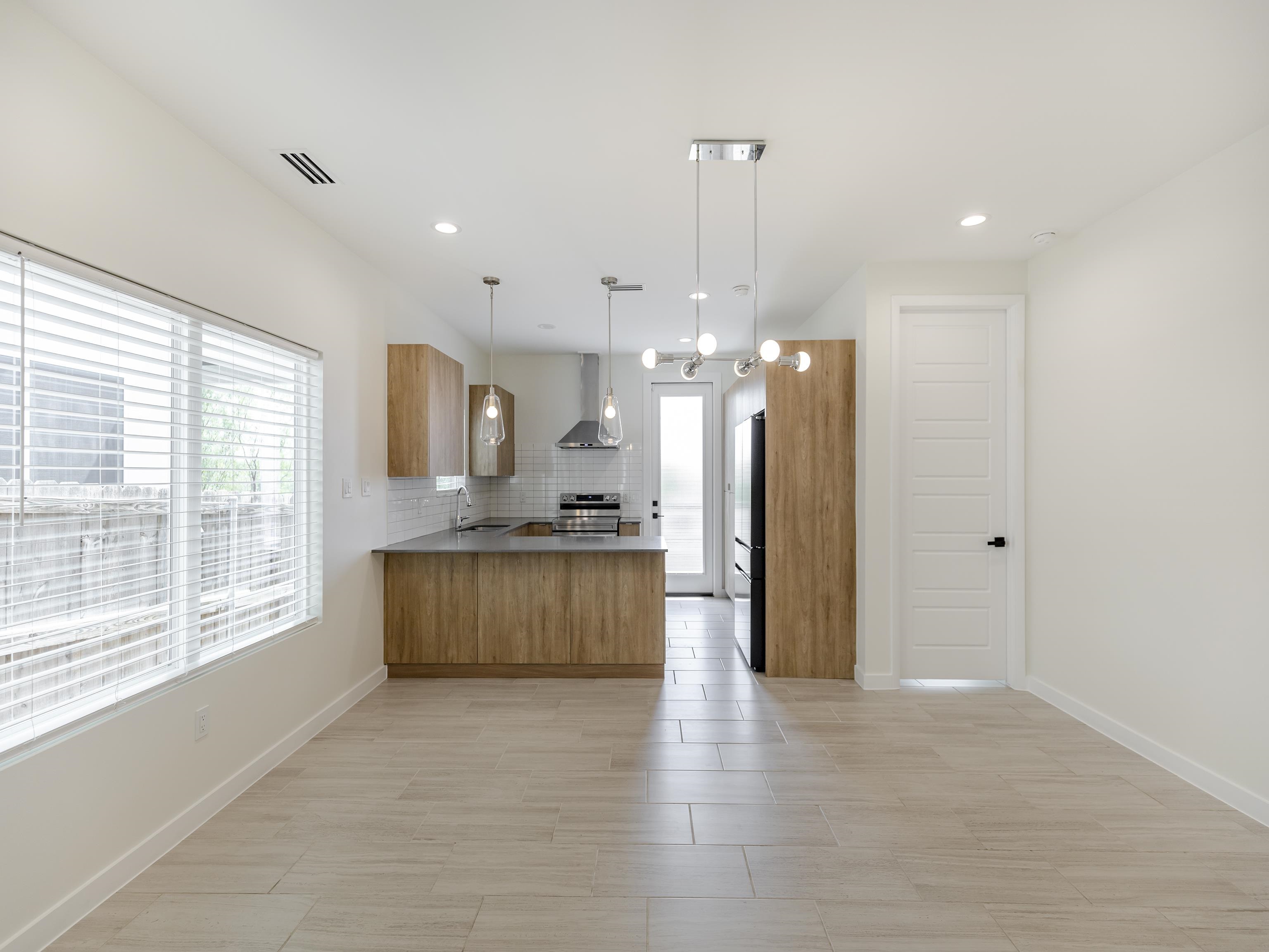 417 Deer Path Loop Property Photo 9