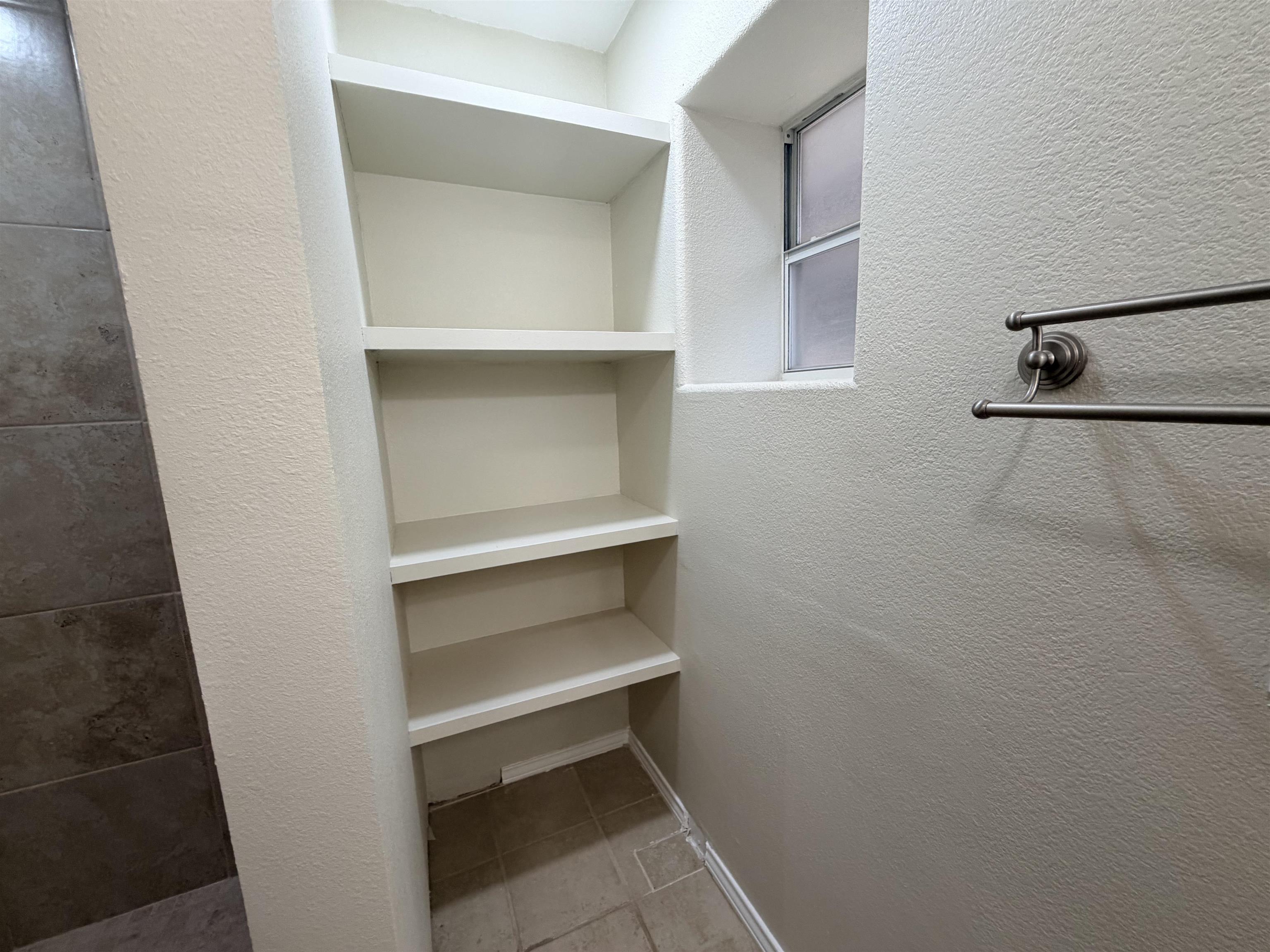 1625 Denmark Ln Property Photo 7