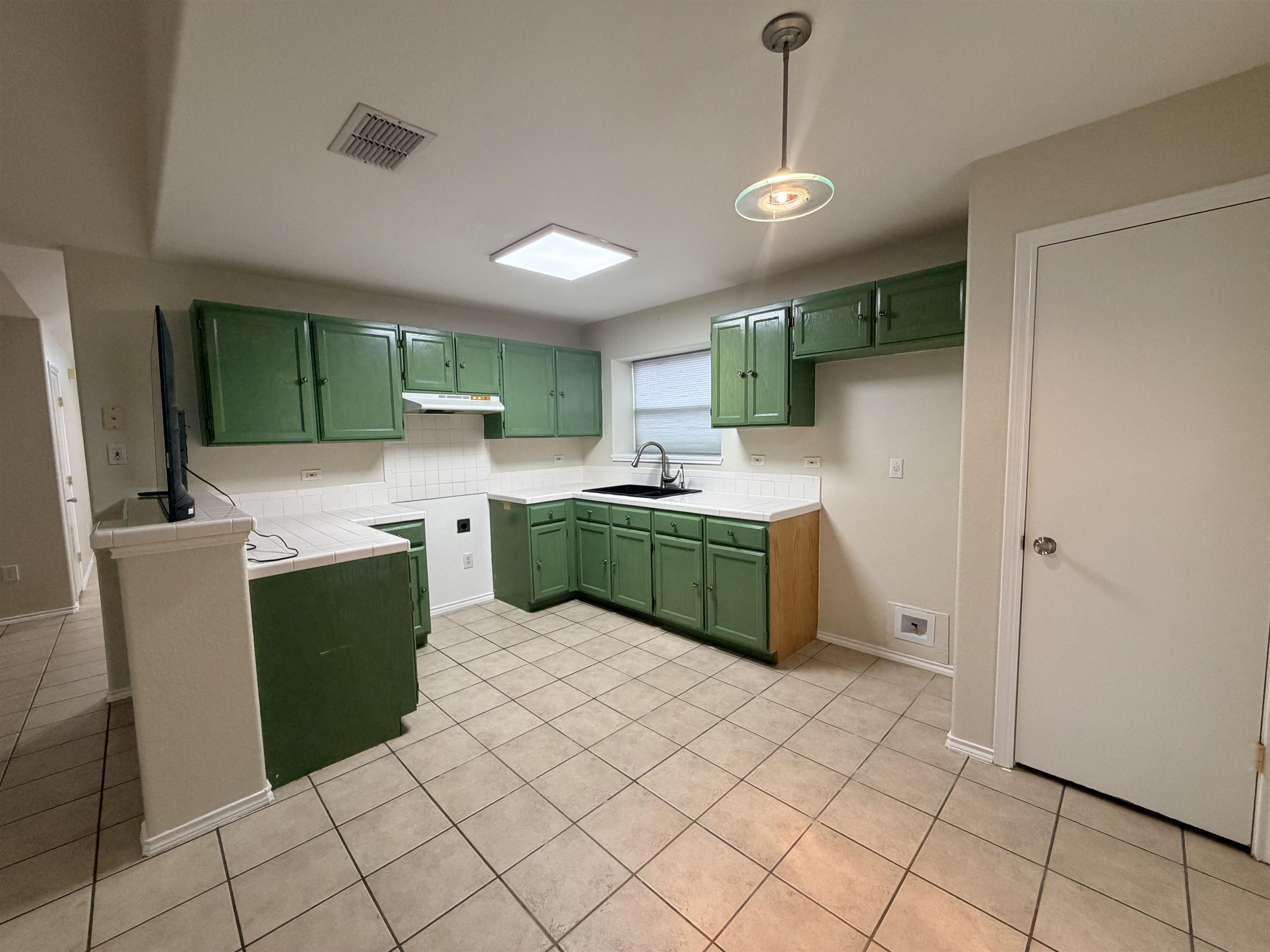 1625 Denmark Ln Property Photo 19