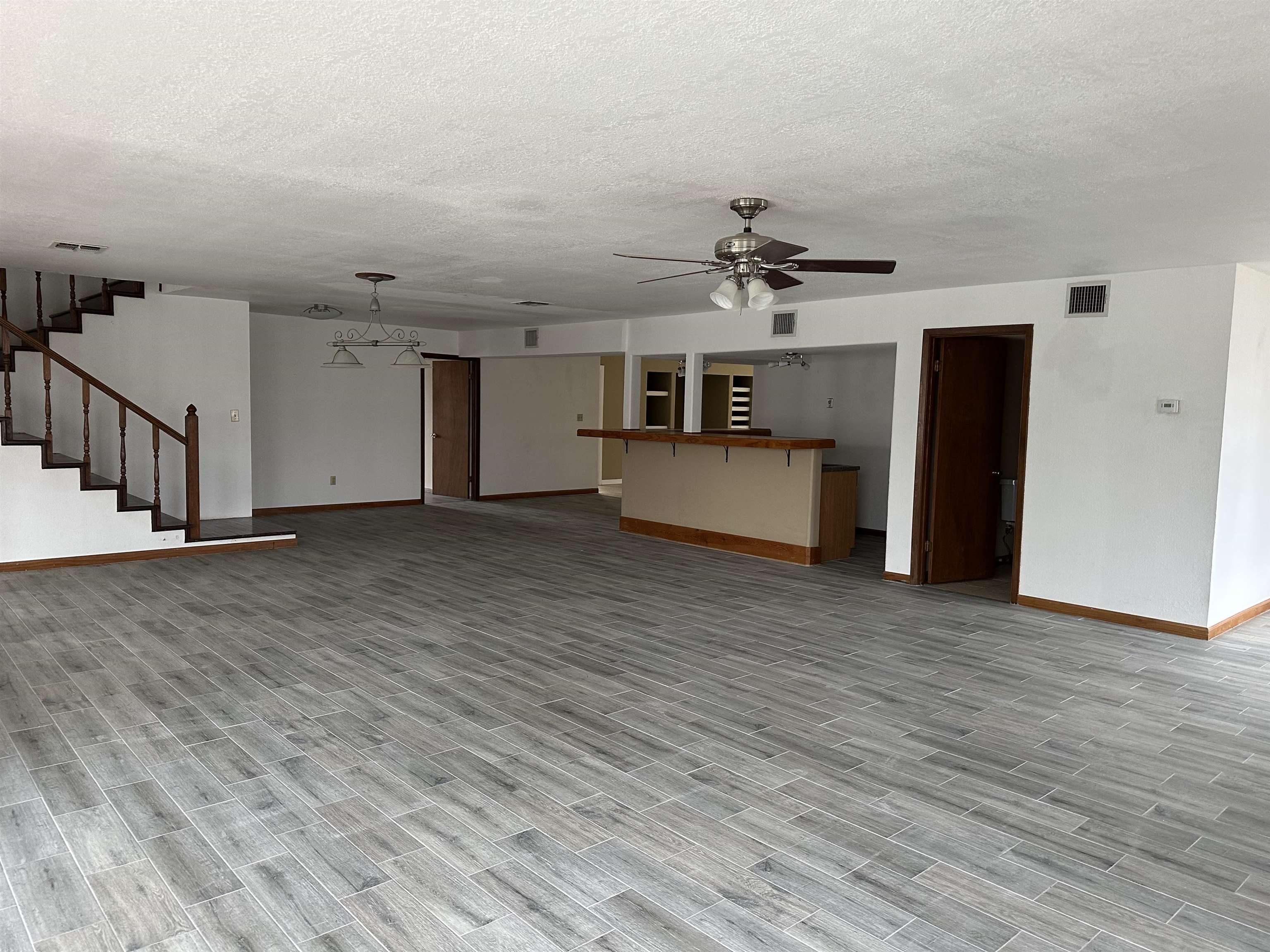 707 Tilden St. Property Photo 8