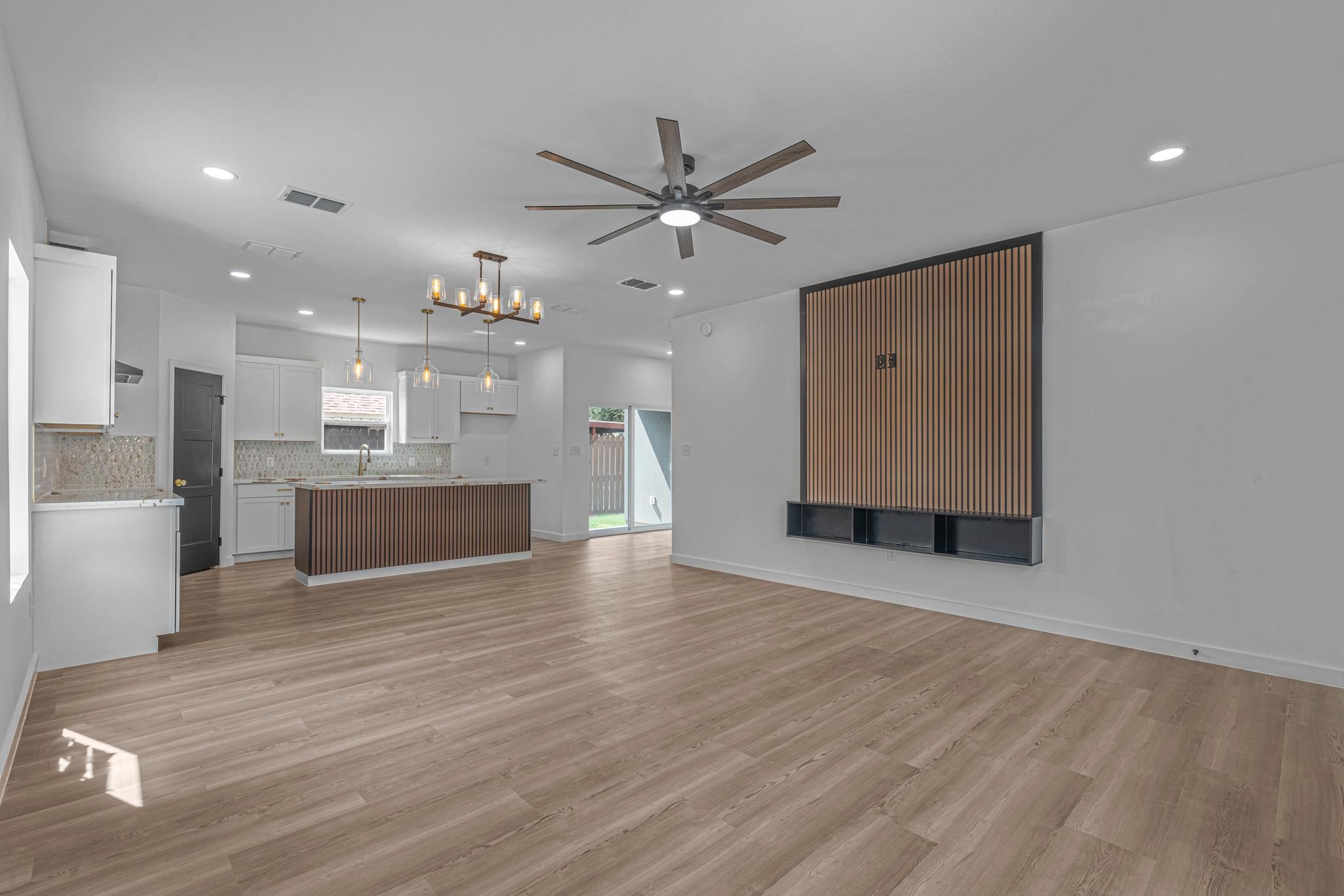 7306 Wagner Ct Property Photo 4