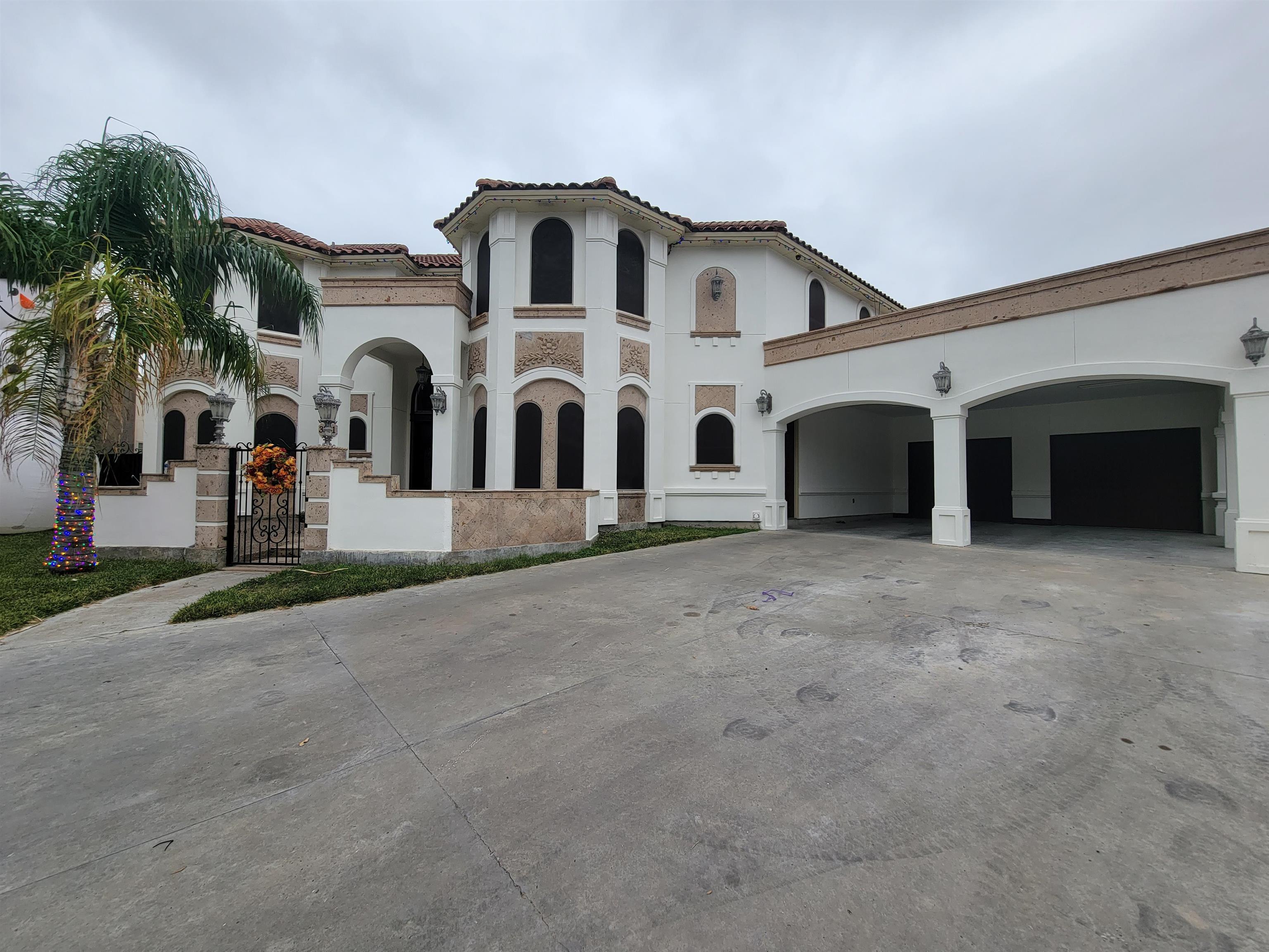 3301 Delfina Dr Property Photo 1