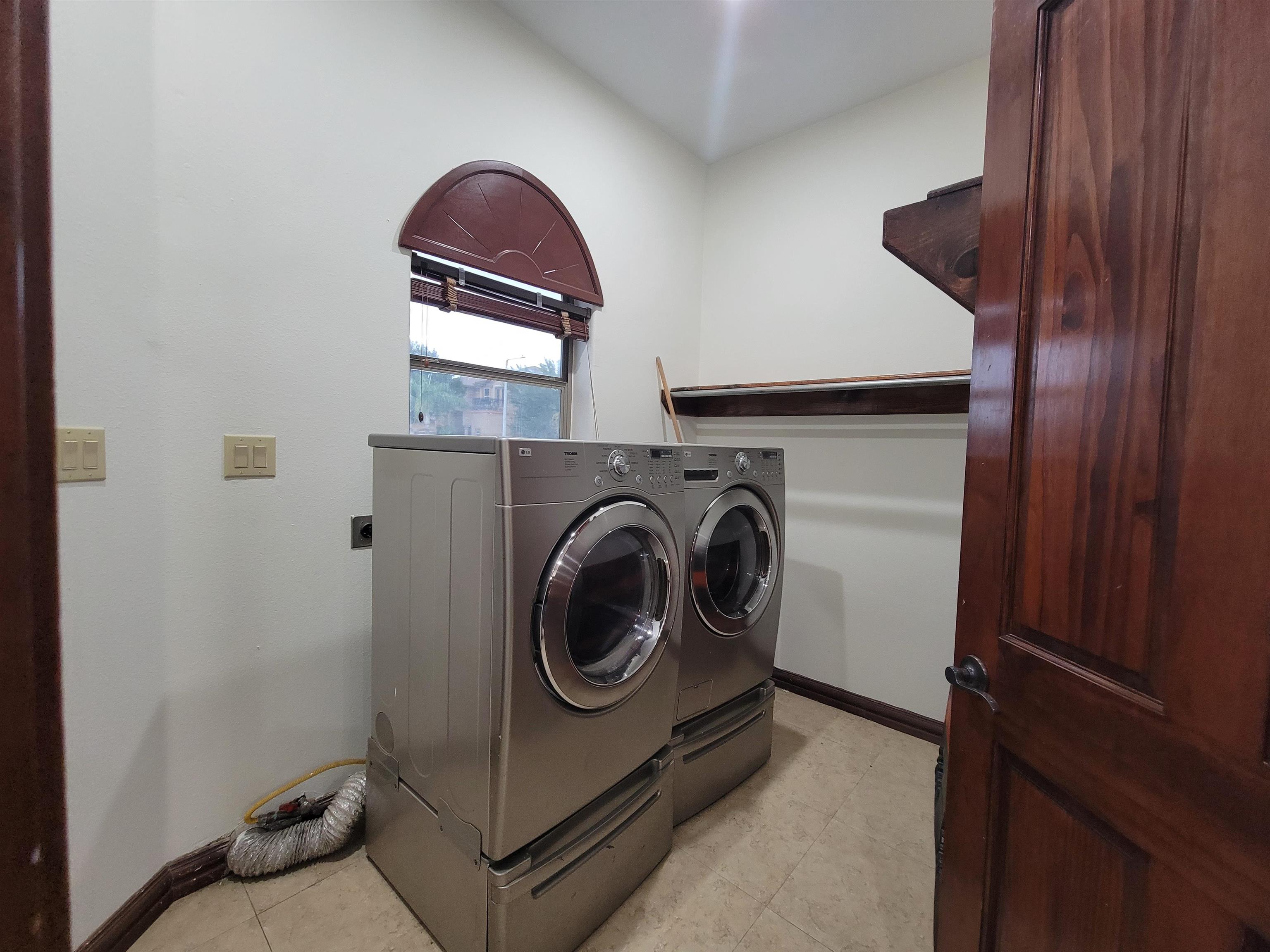 3301 Delfina Dr Property Photo 9