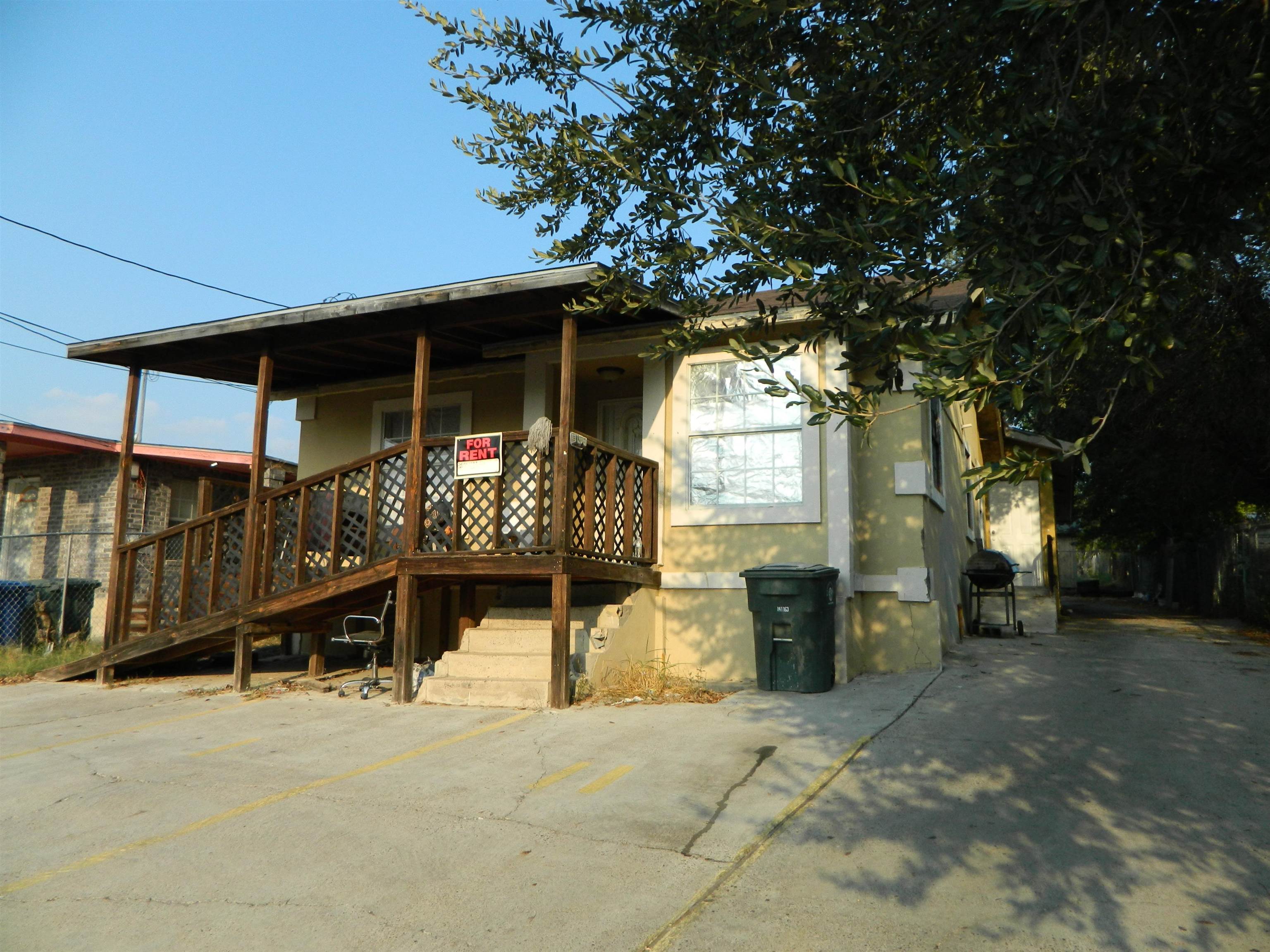 3115 S Jarvis Ave Property Photo 2