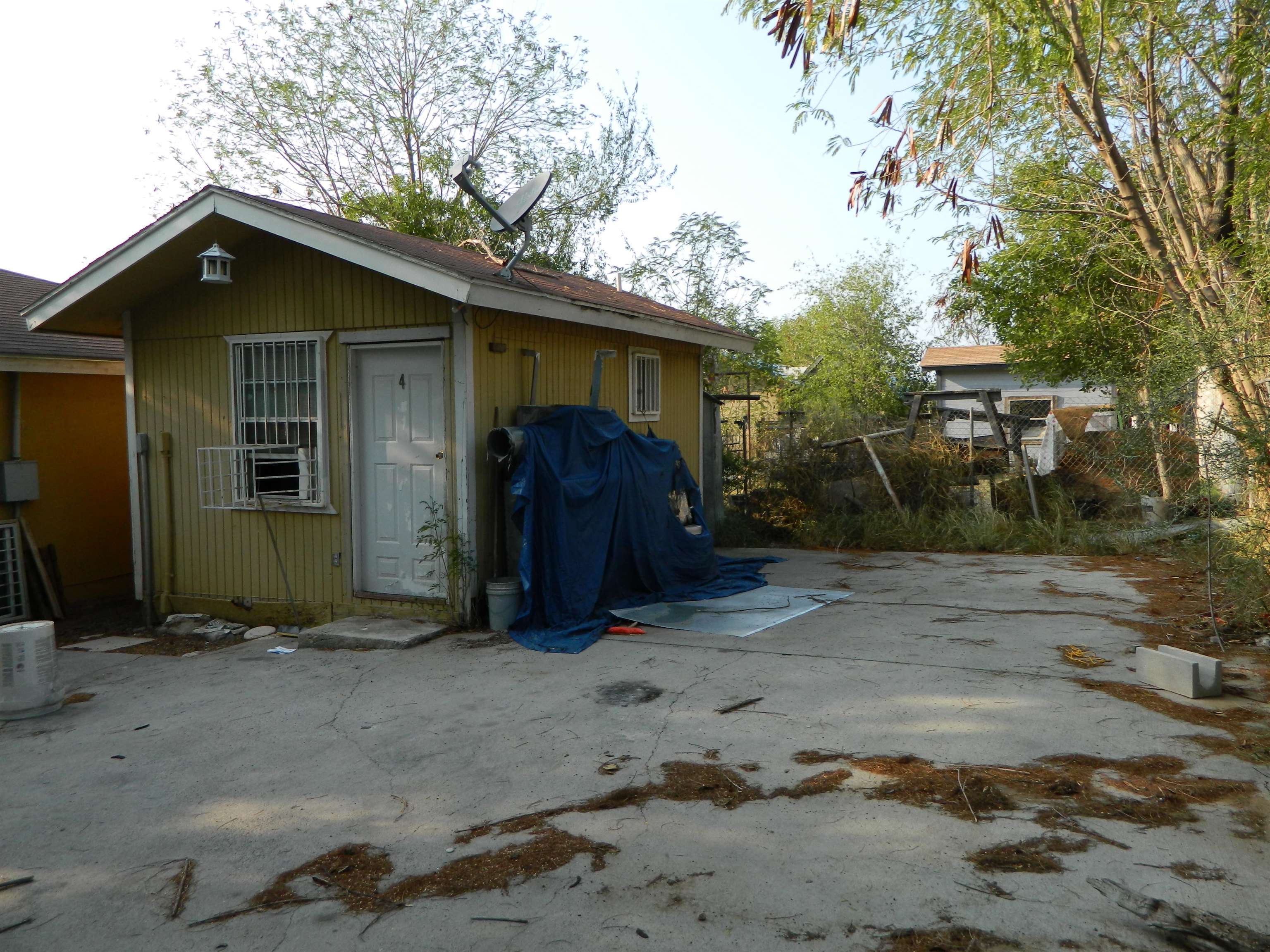 3115 S Jarvis Ave Property Photo 5