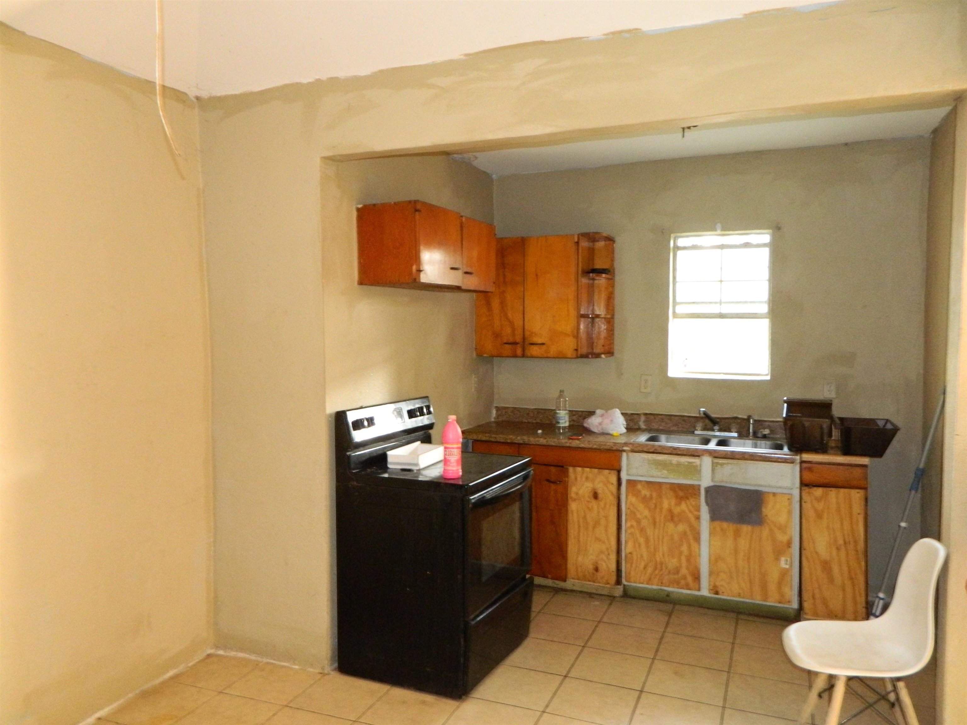 3115 S Jarvis Ave Property Photo 12