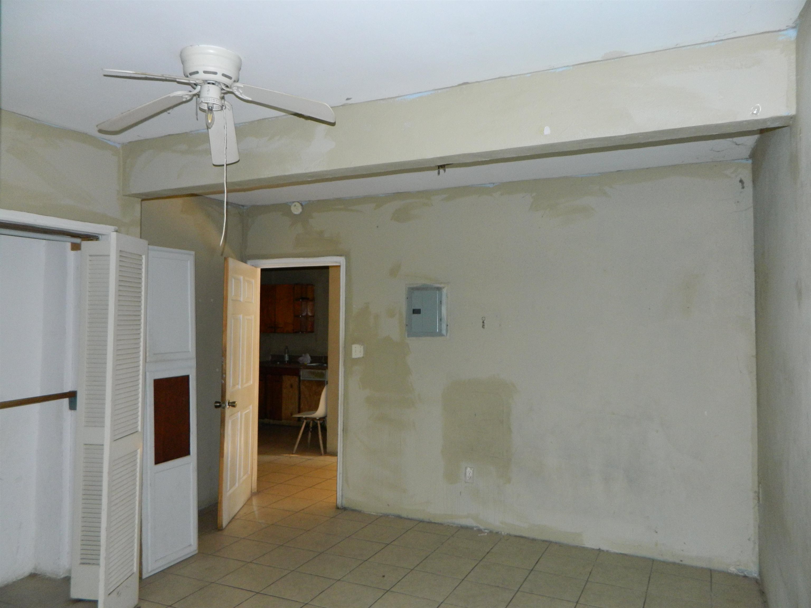 3115 S Jarvis Ave Property Photo 14