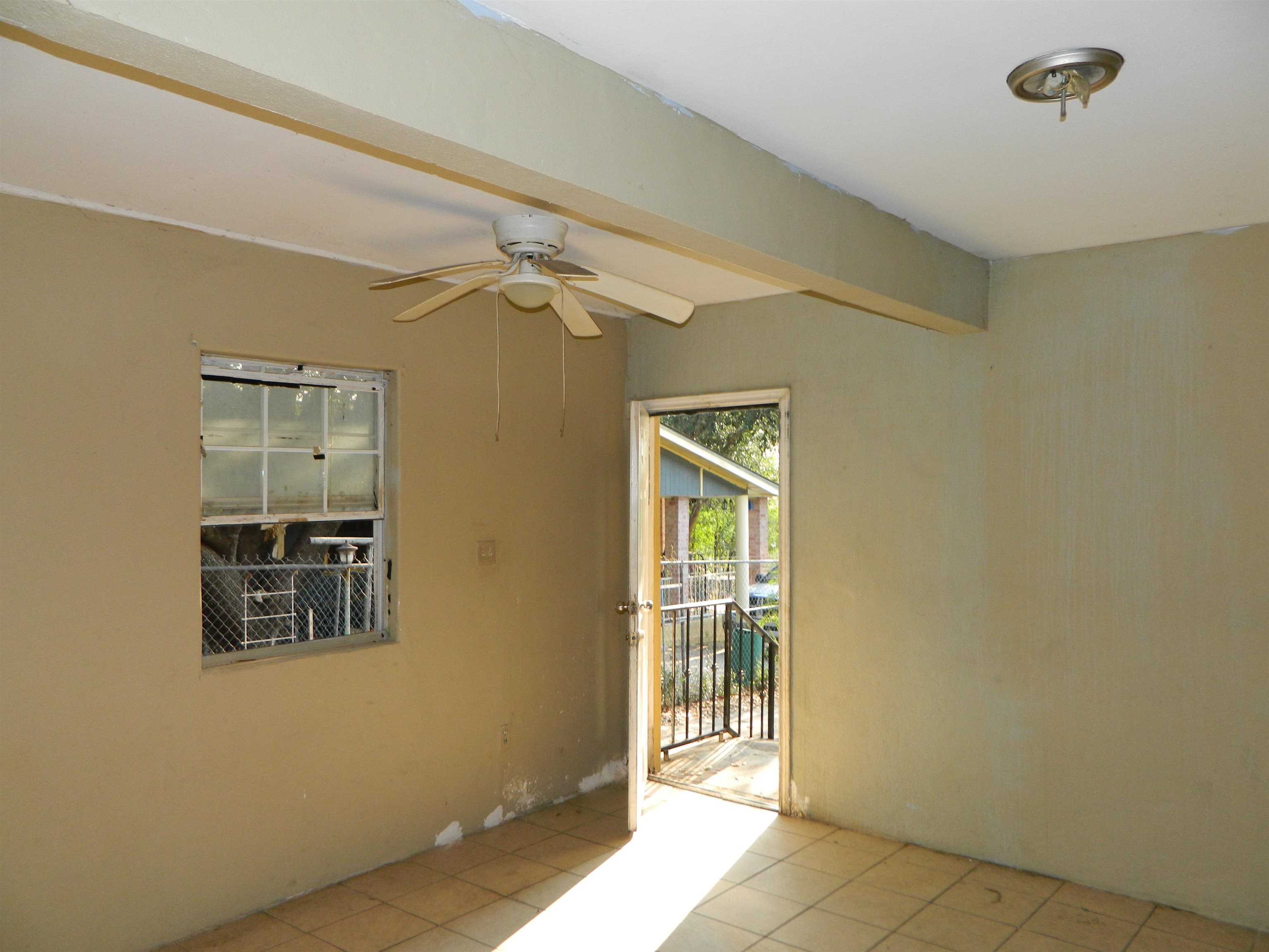 3115 S Jarvis Ave Property Photo 15