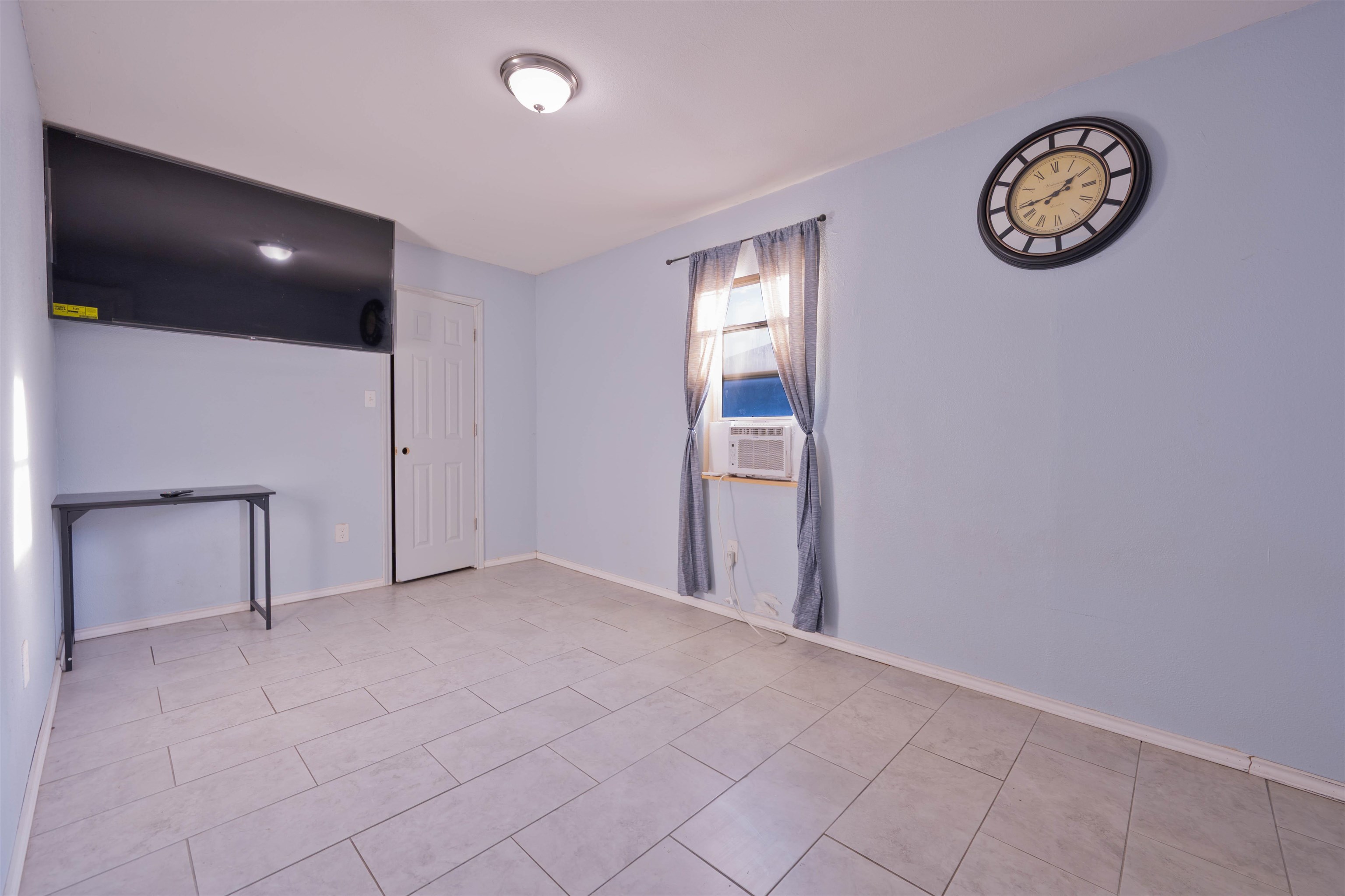 2905 Coventry Dr. Property Photo 9