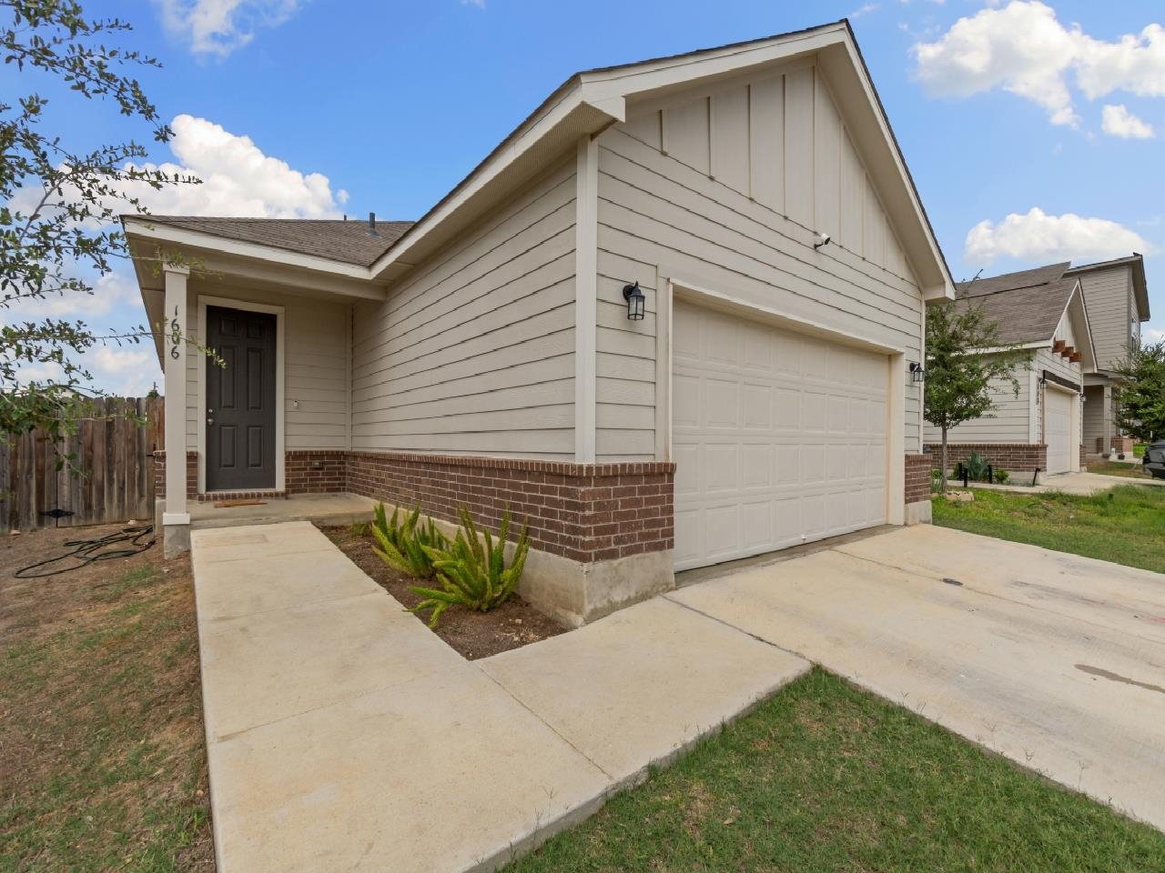 1606 Decano Ln. Property Photo 2