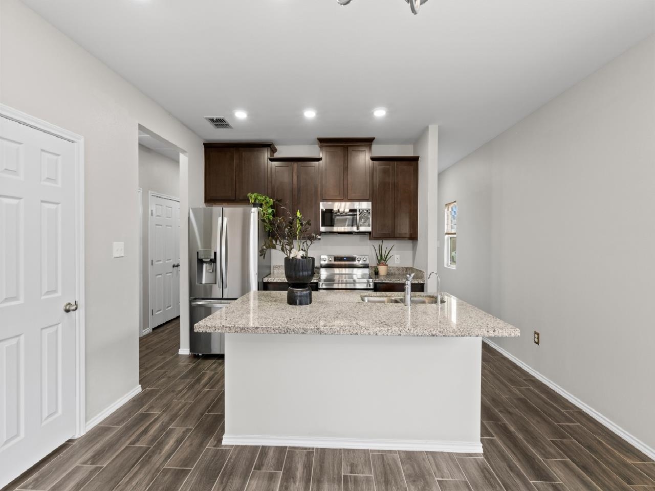 1606 Decano Ln. Property Photo 6