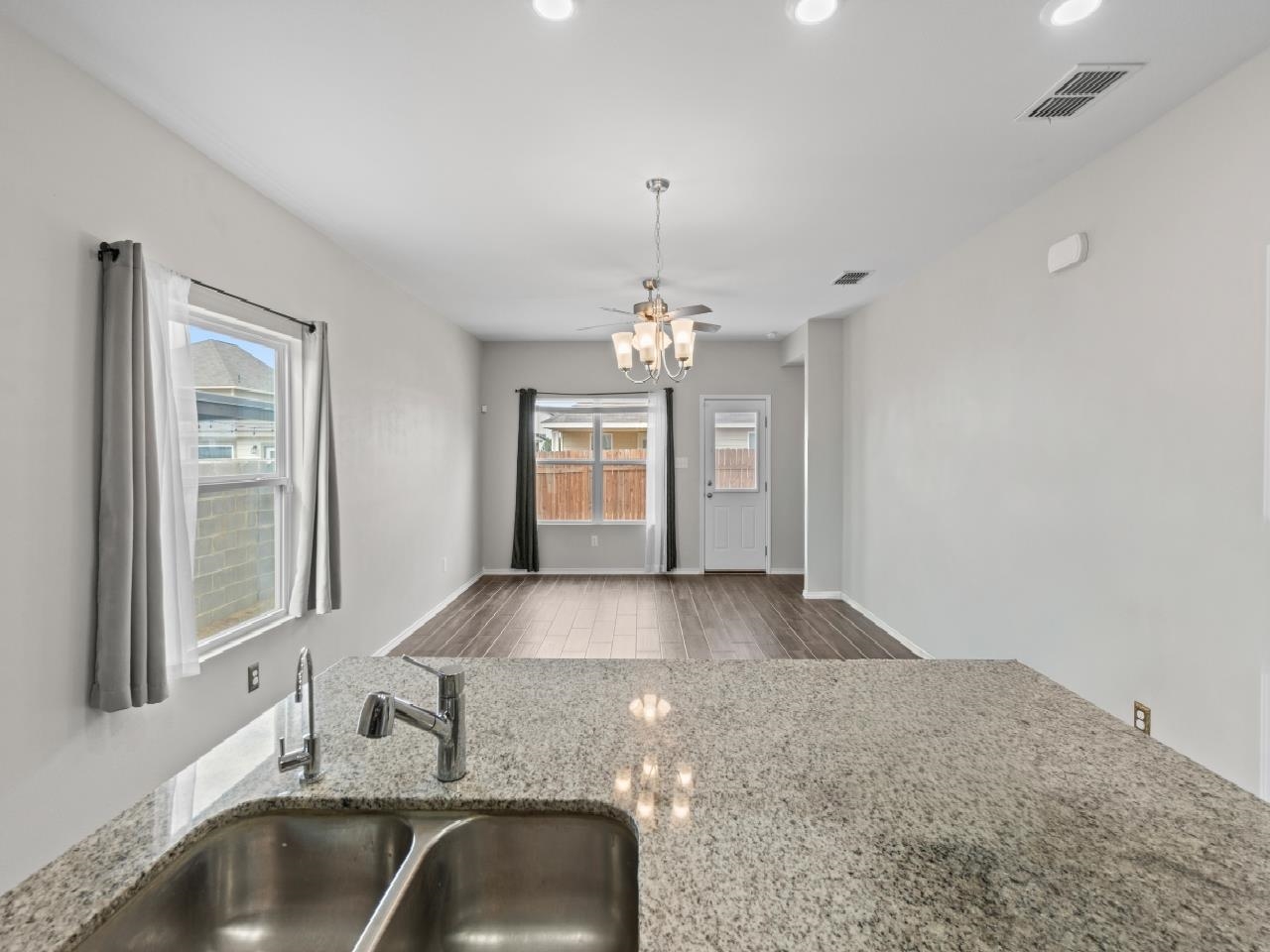 1606 Decano Ln. Property Photo 8