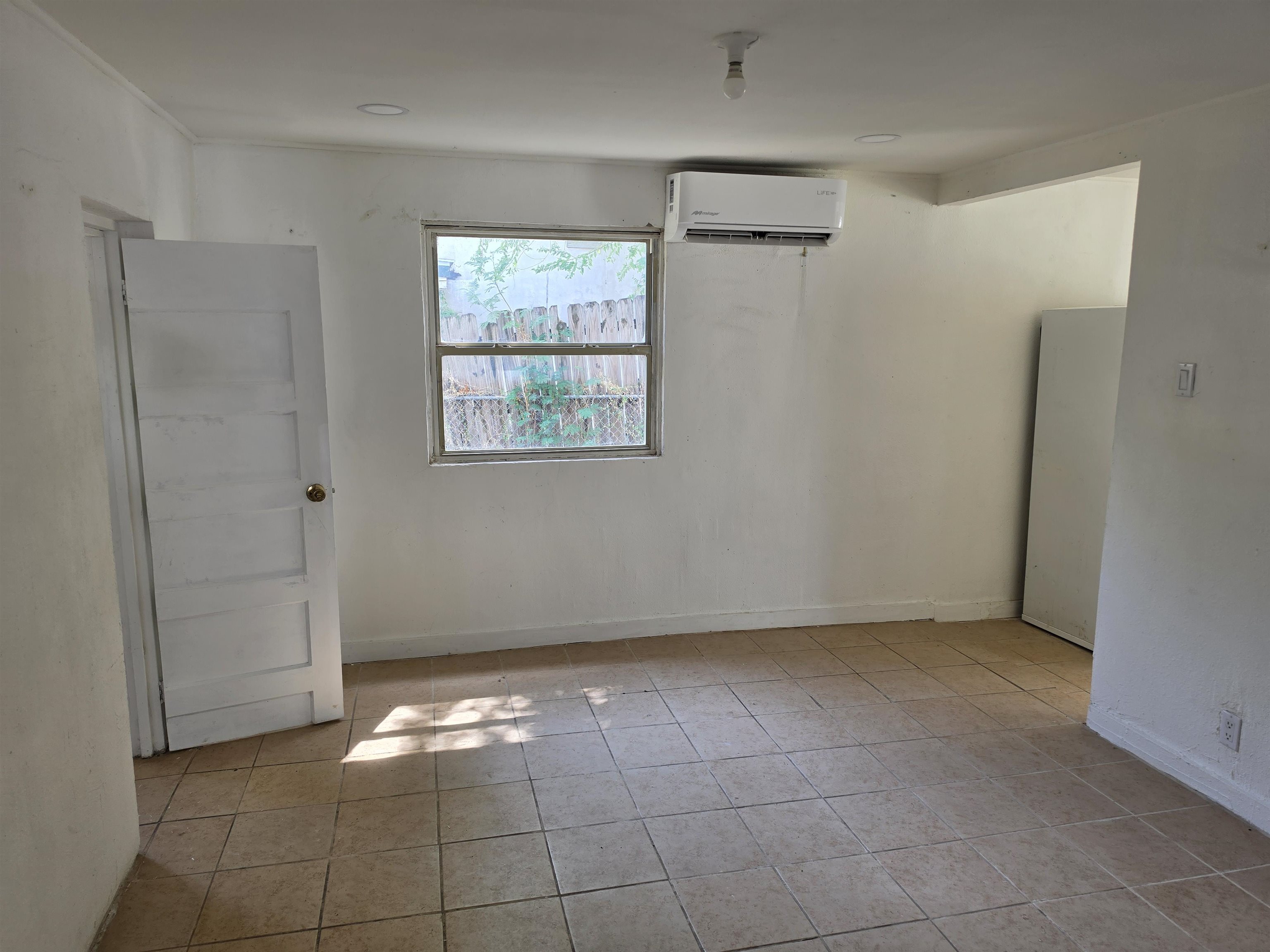 2419 Sanchez St Property Photo 5