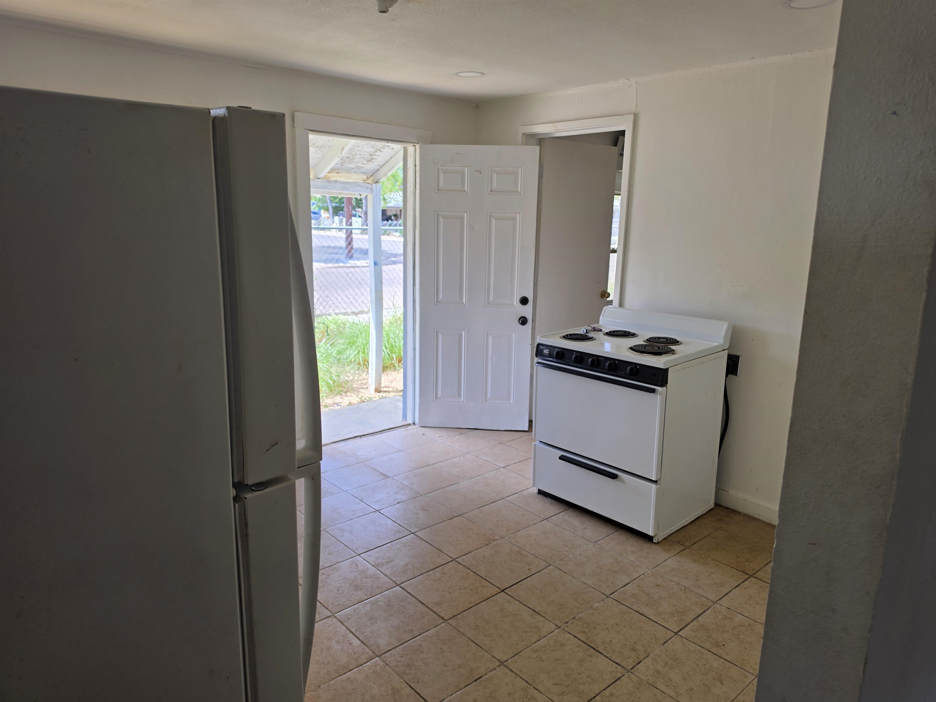 2419 Sanchez St Property Photo 7