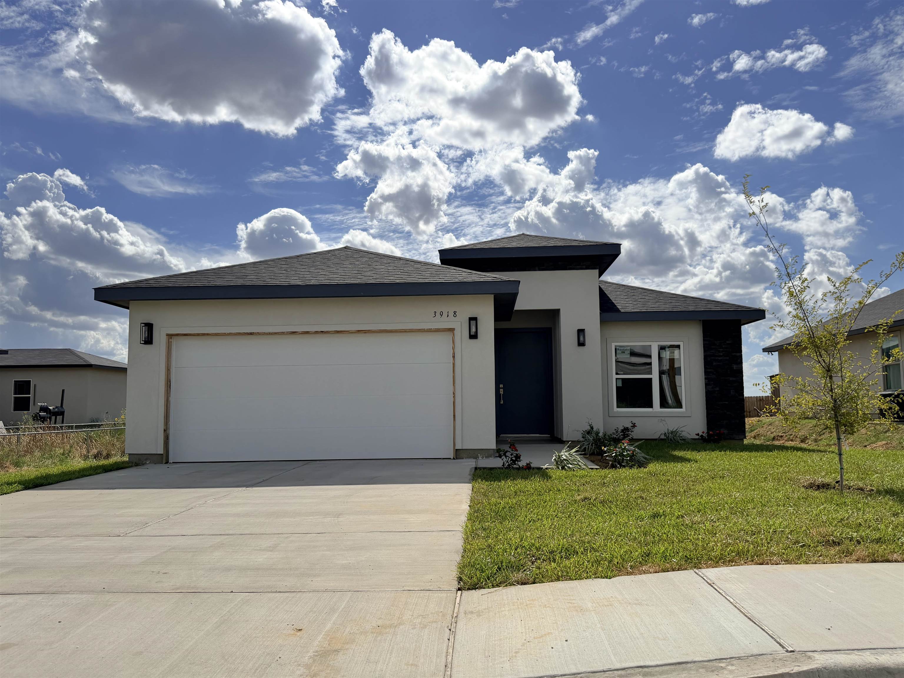 3918 Texas Dr. Property Photo 1