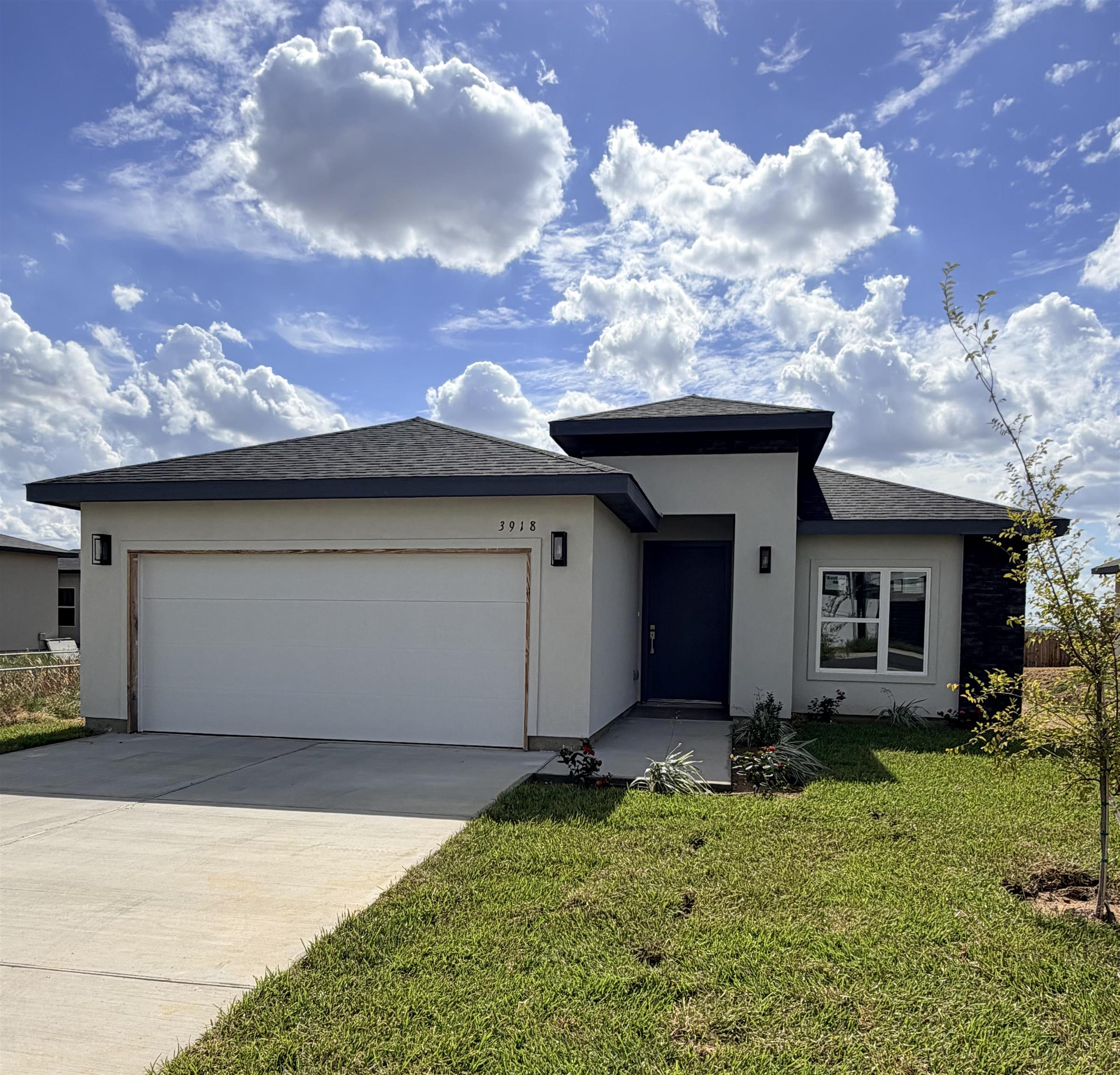 3918 Texas Dr. Property Photo 2