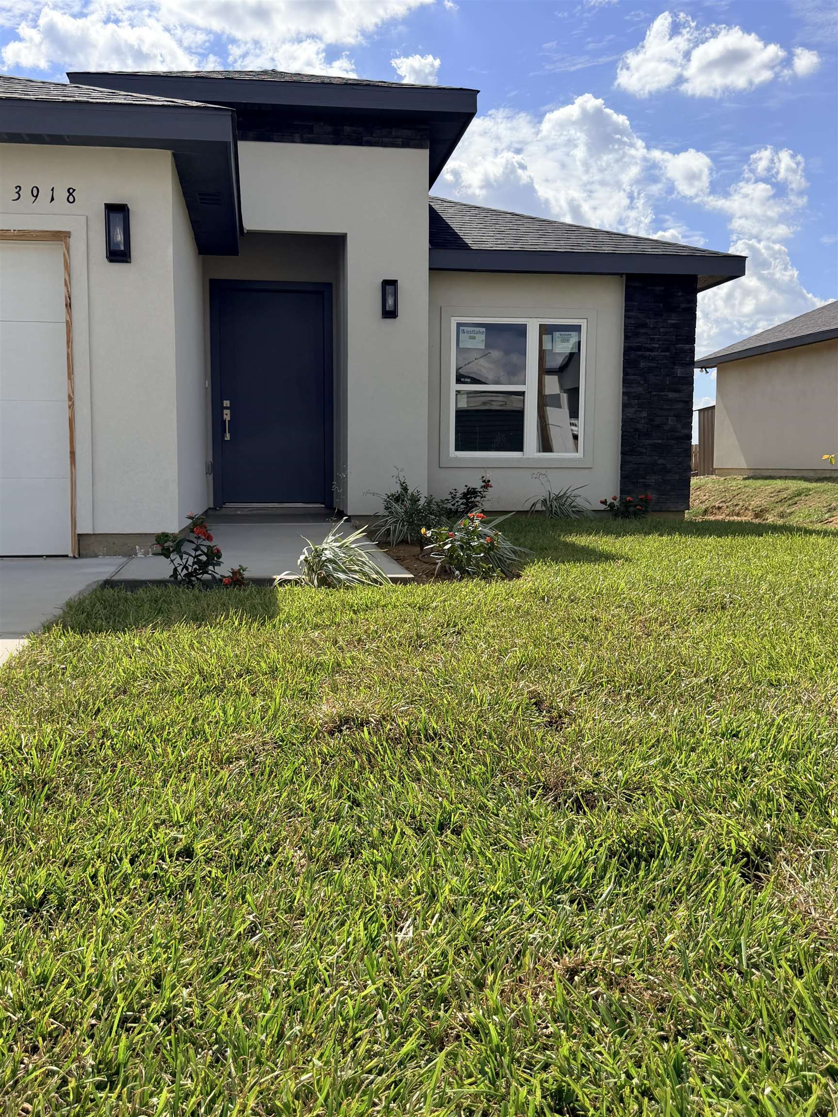 3918 Texas Dr. Property Photo 3