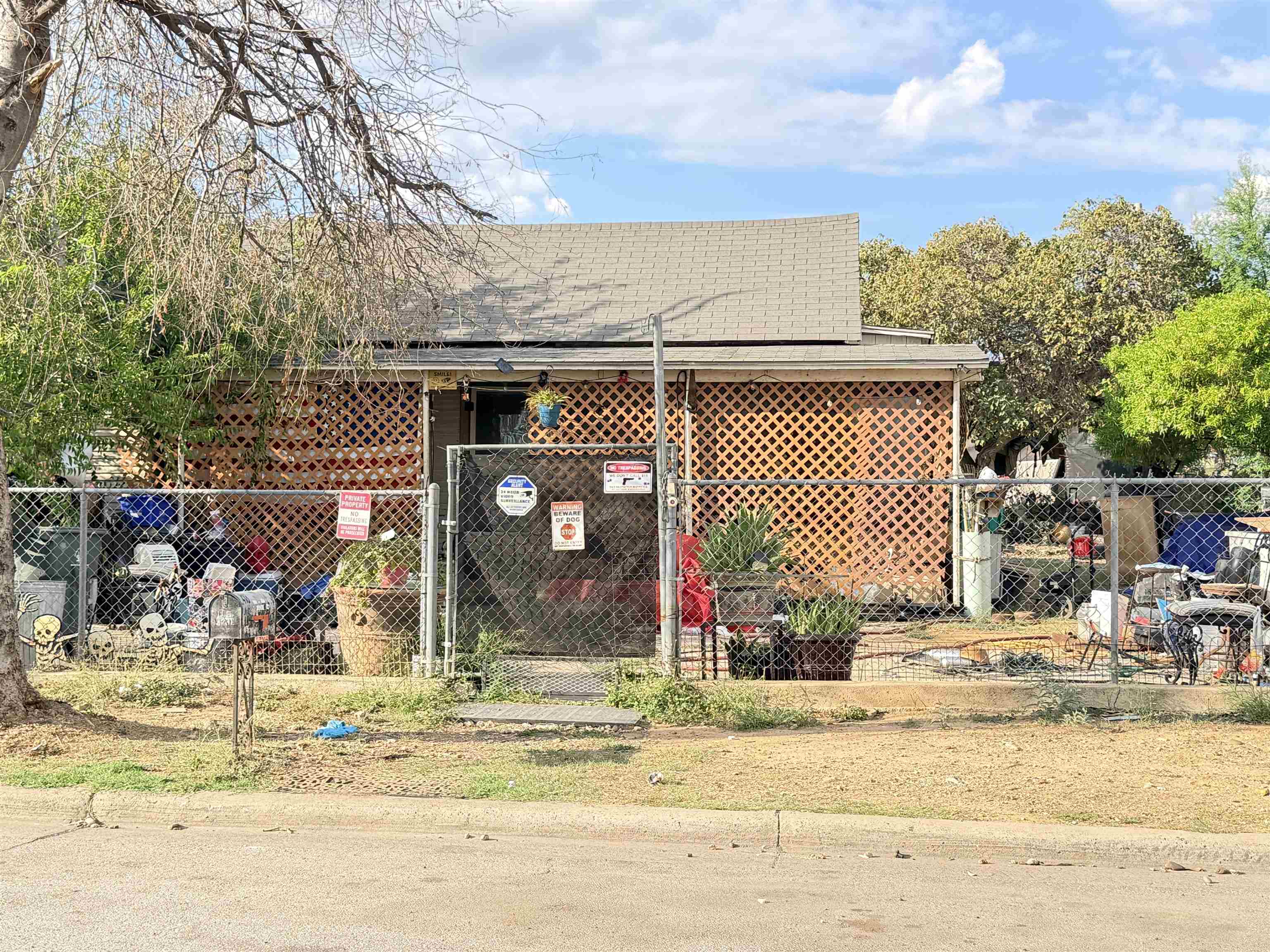 418 E Musser St Property Photo 1
