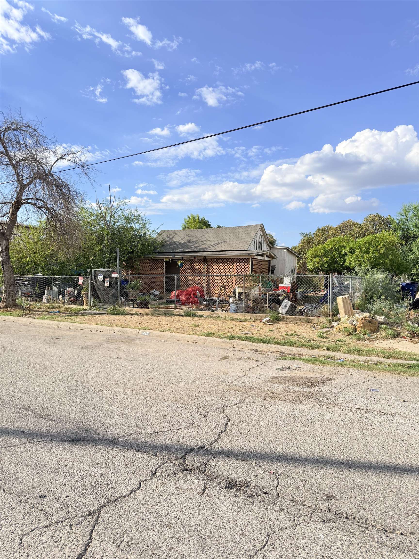 418 E Musser St Property Photo 10