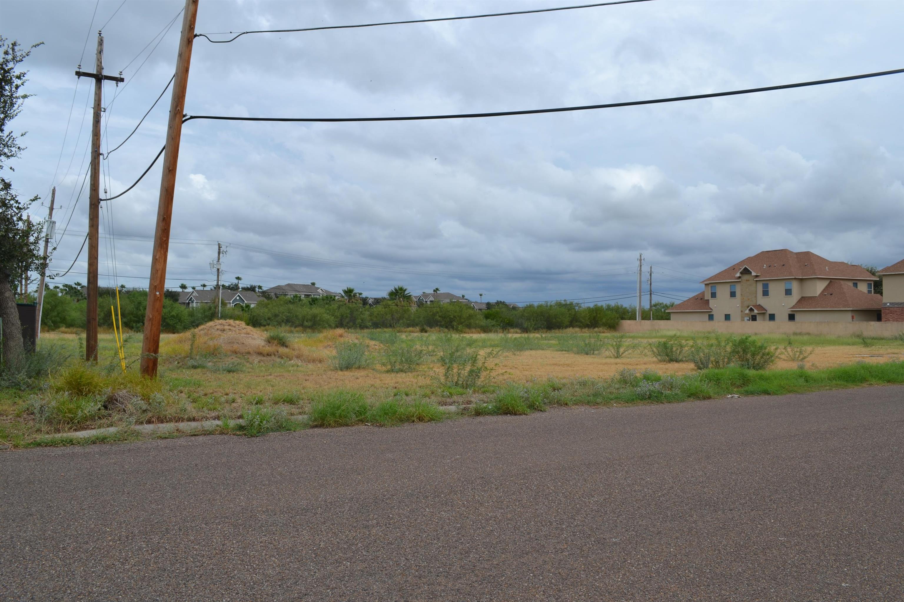 7609 Greenmeadow Dr Property Photo 2