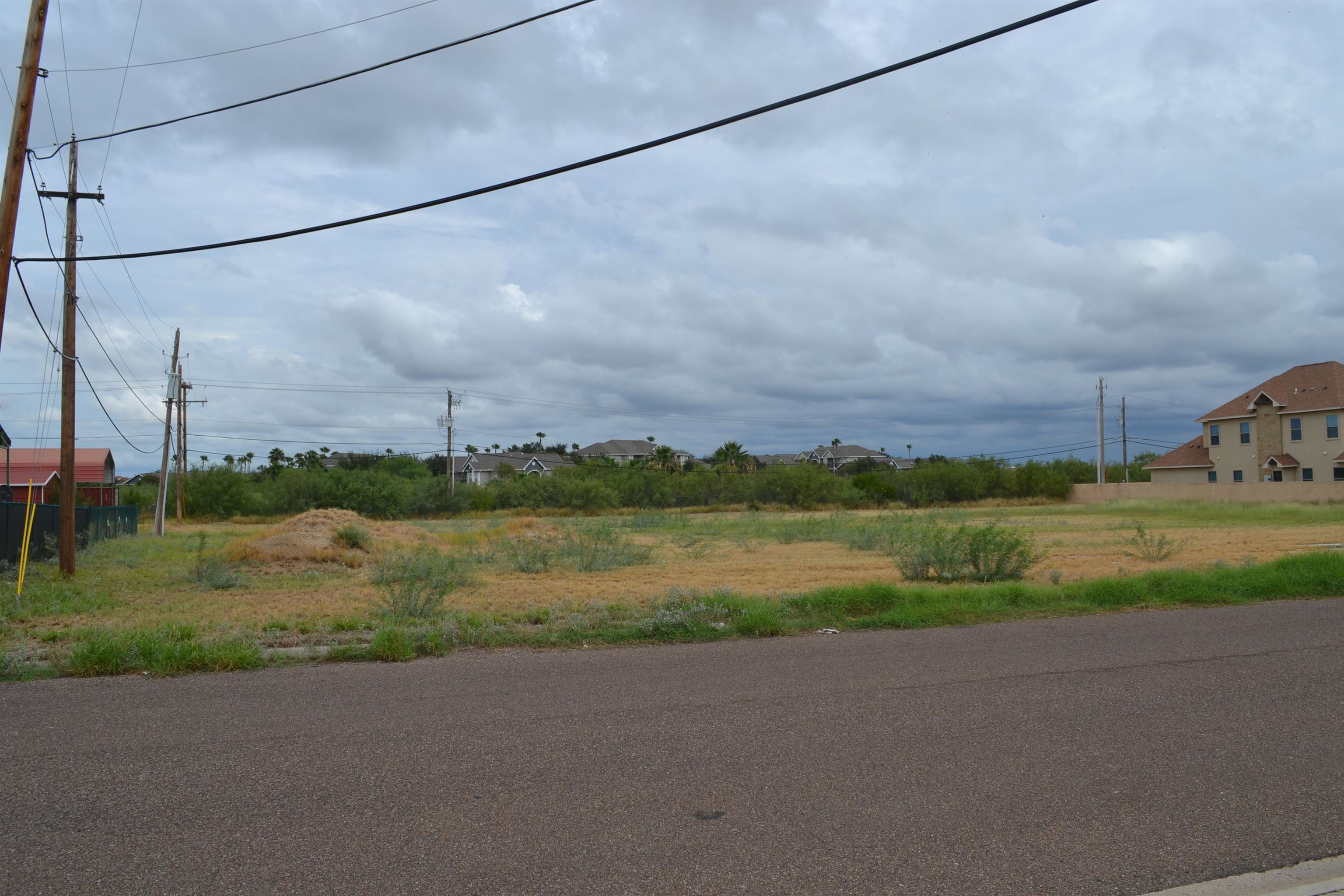 7609 Greenmeadow Dr Property Photo 3