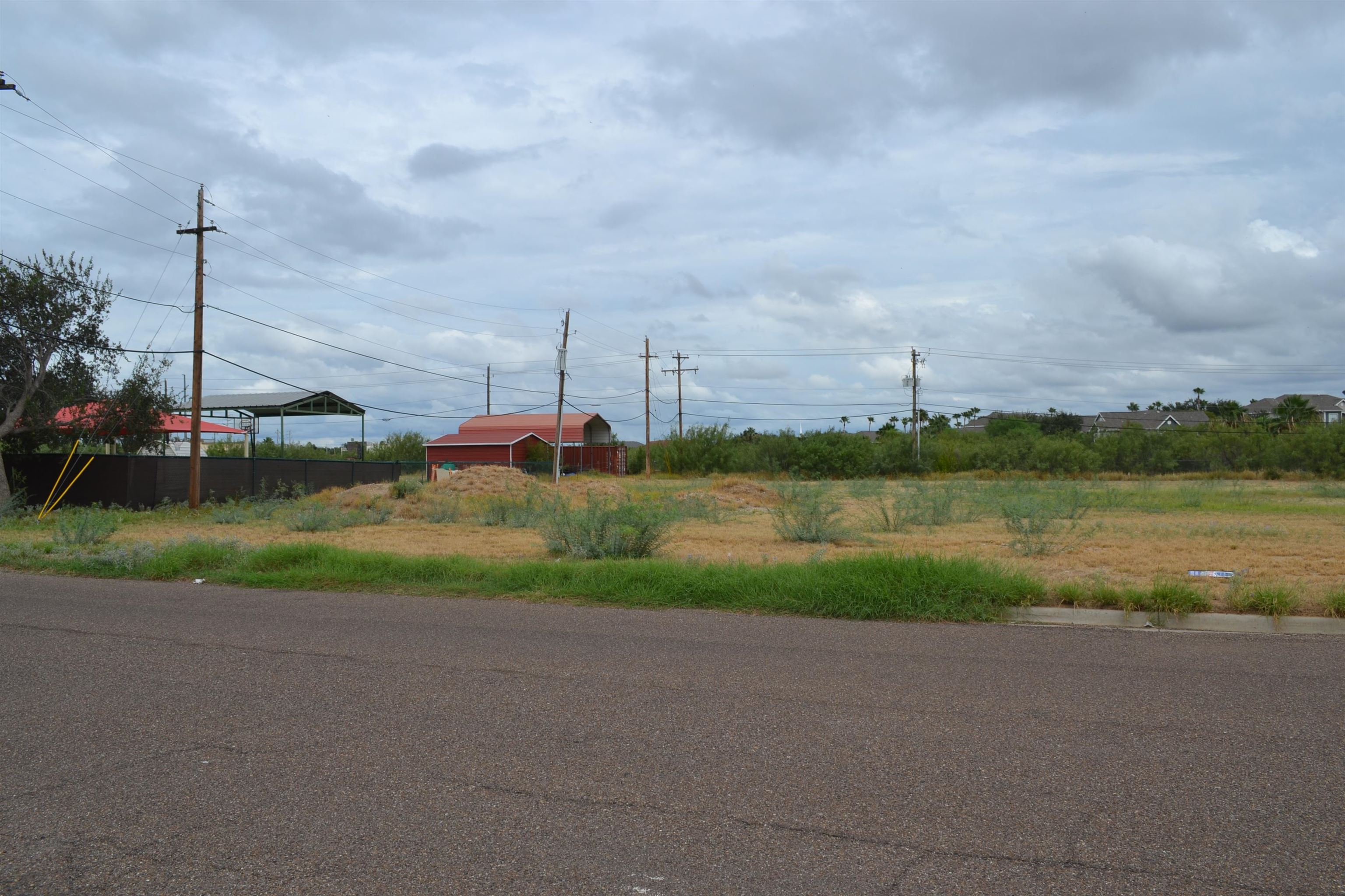 7609 Greenmeadow Dr Property Photo 4