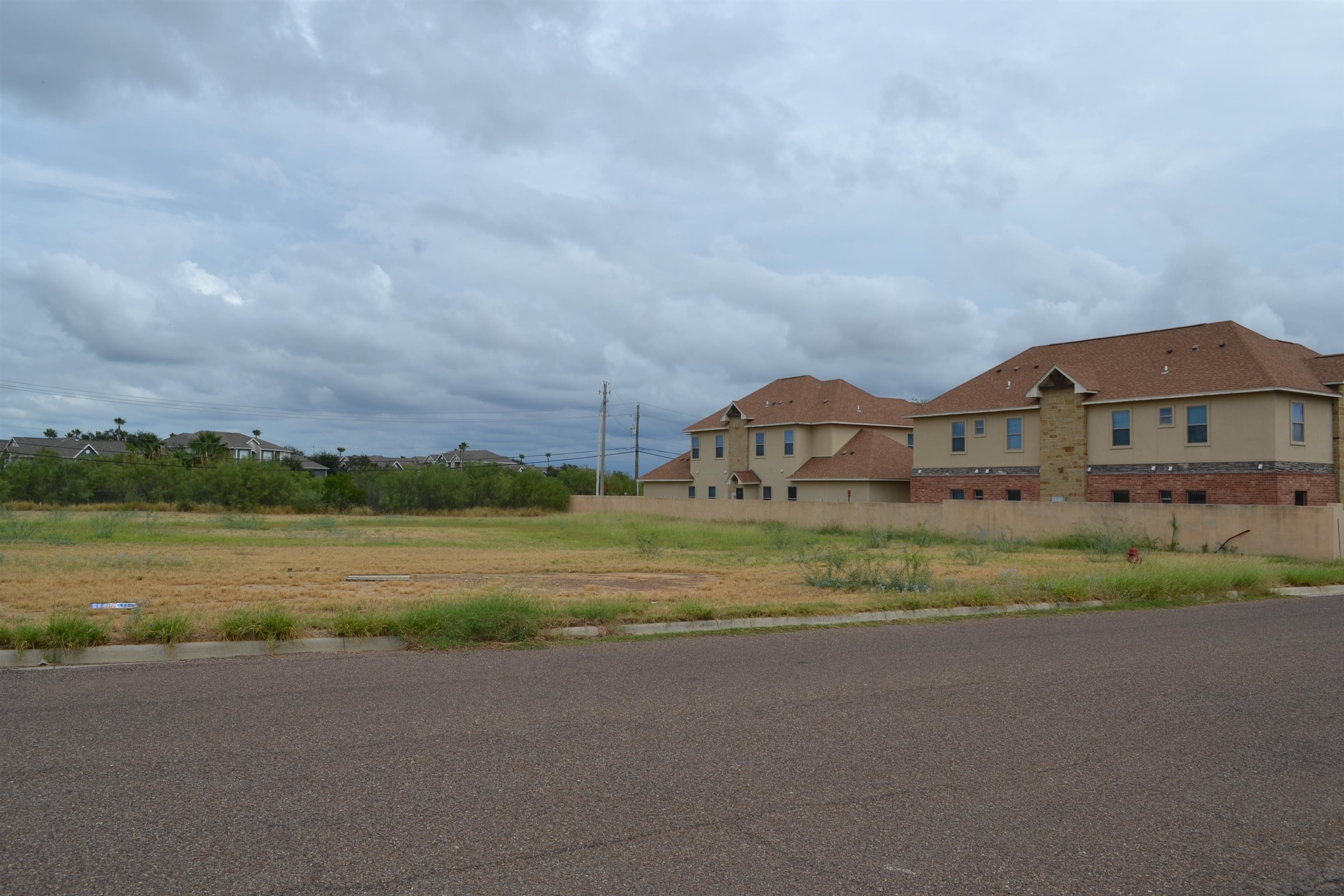 7609 Greenmeadow Dr Property Photo 5