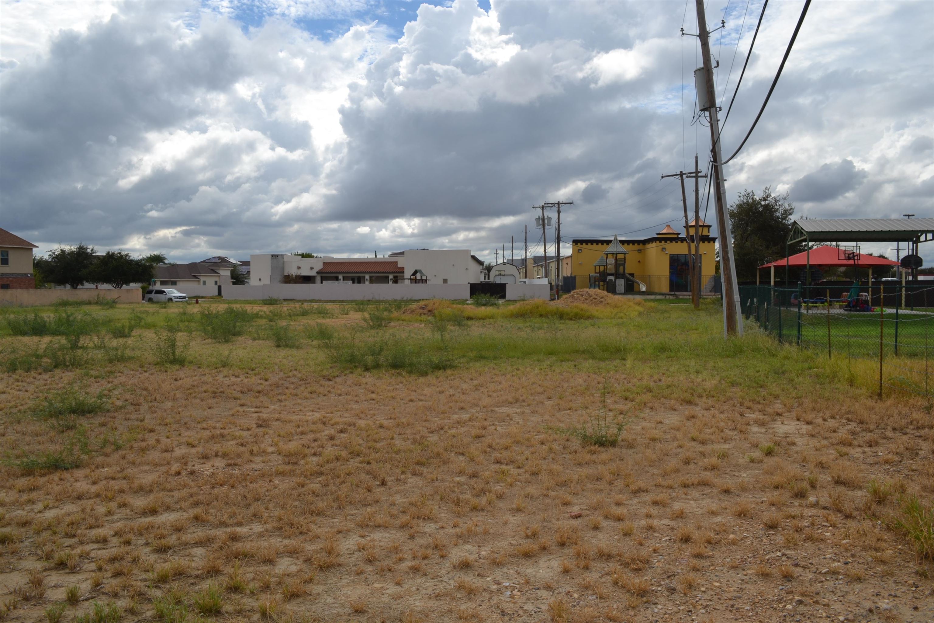 7609 Greenmeadow Dr Property Photo 6