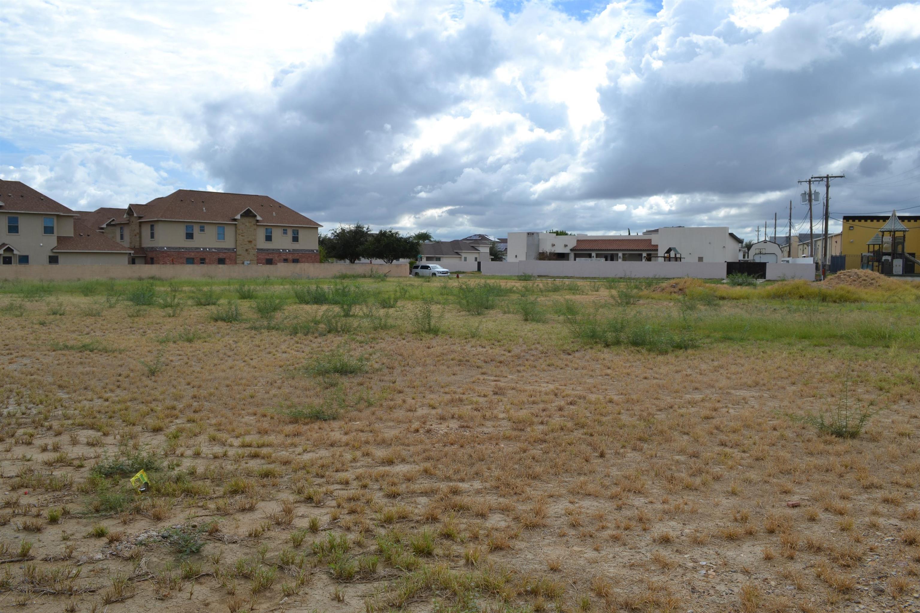 7609 Greenmeadow Dr Property Photo 8