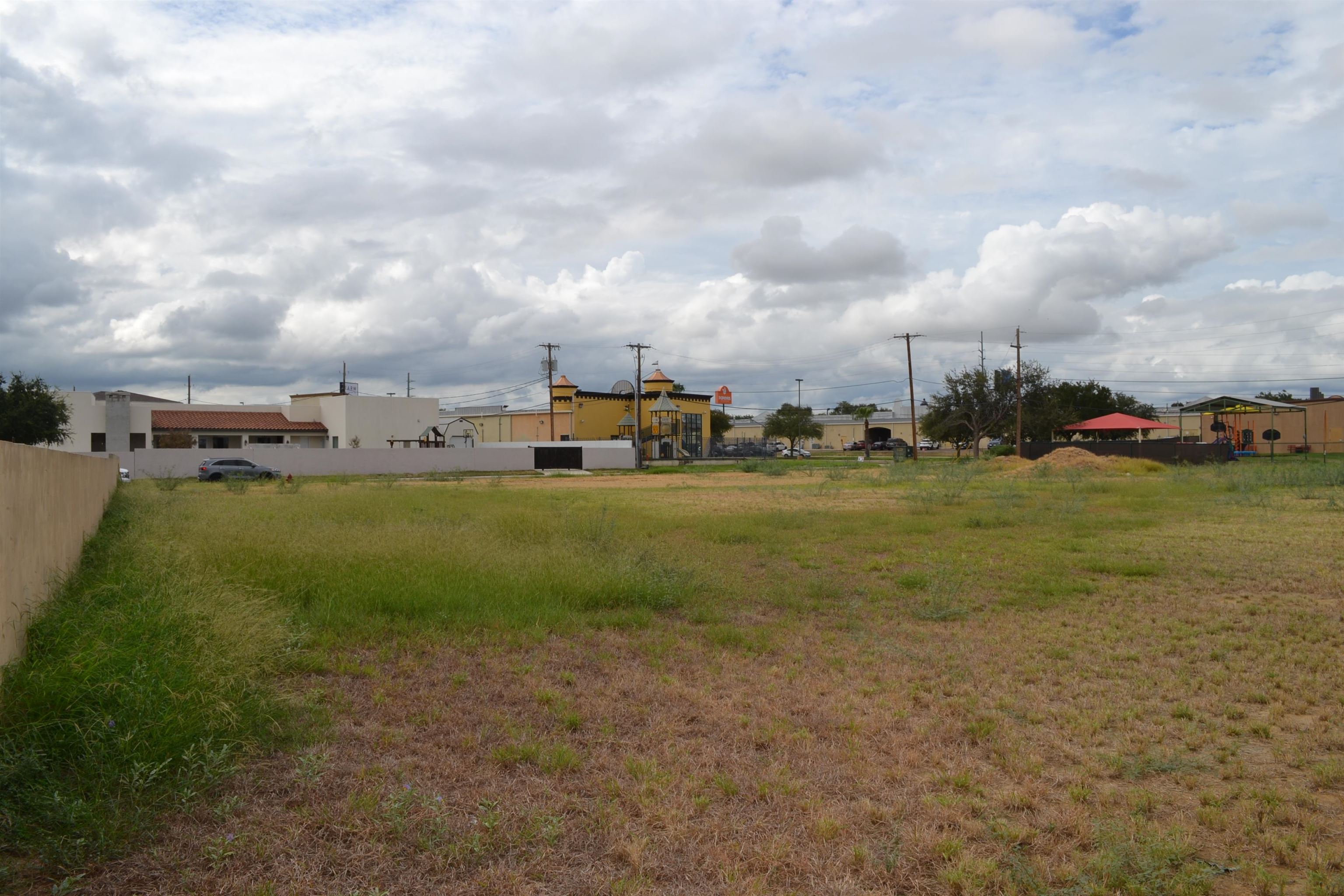 7609 Greenmeadow Dr Property Photo 12