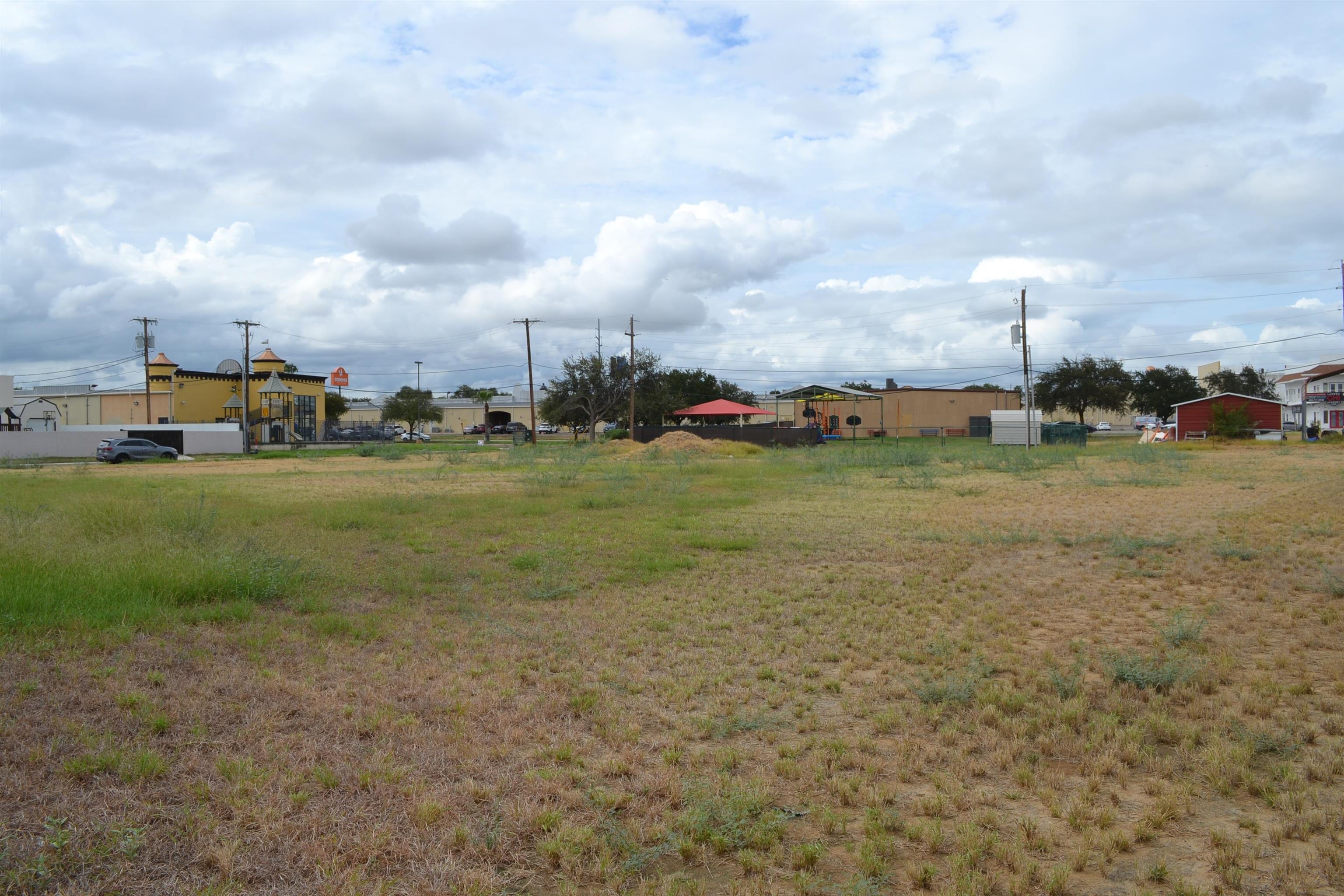 7609 Greenmeadow Dr Property Photo 13