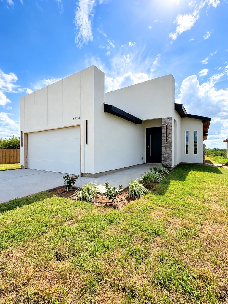 3922 Texas Dr. Property Photo 2