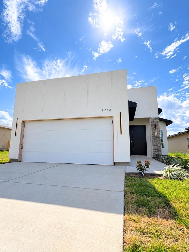 3922 Texas Dr. Property Photo 3