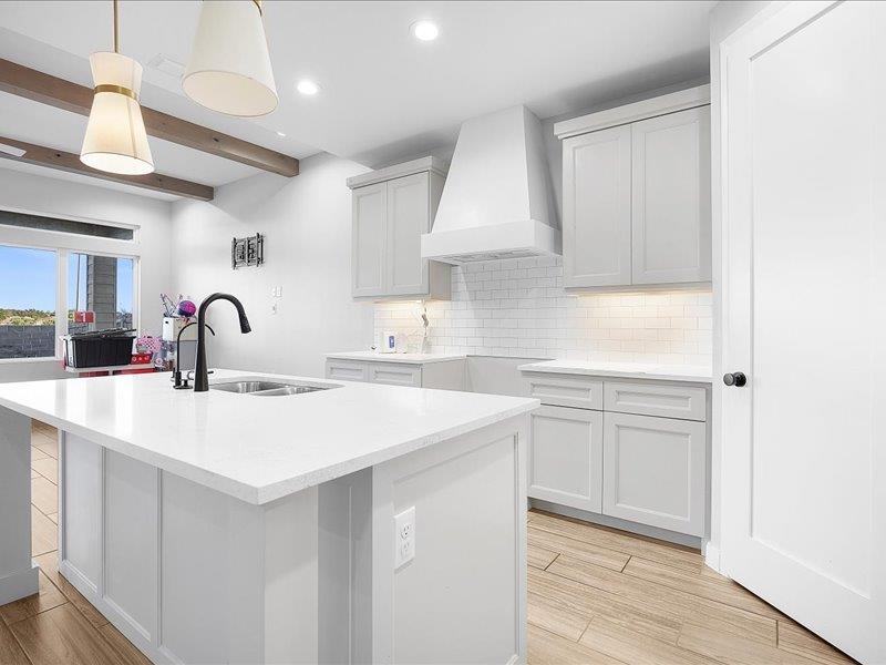 1227 Sambar Lp Property Photo 4
