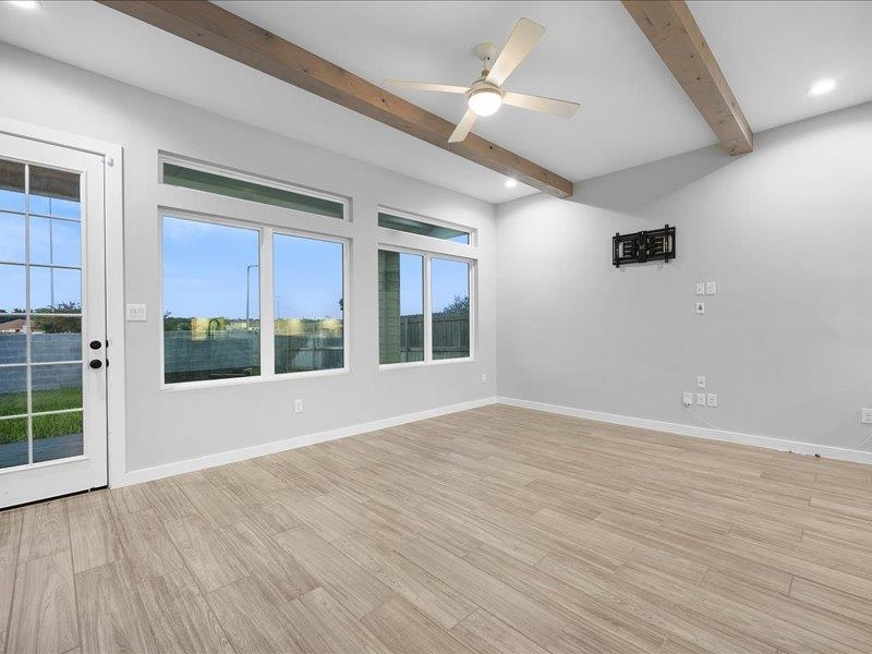 1227 Sambar Lp Property Photo 8