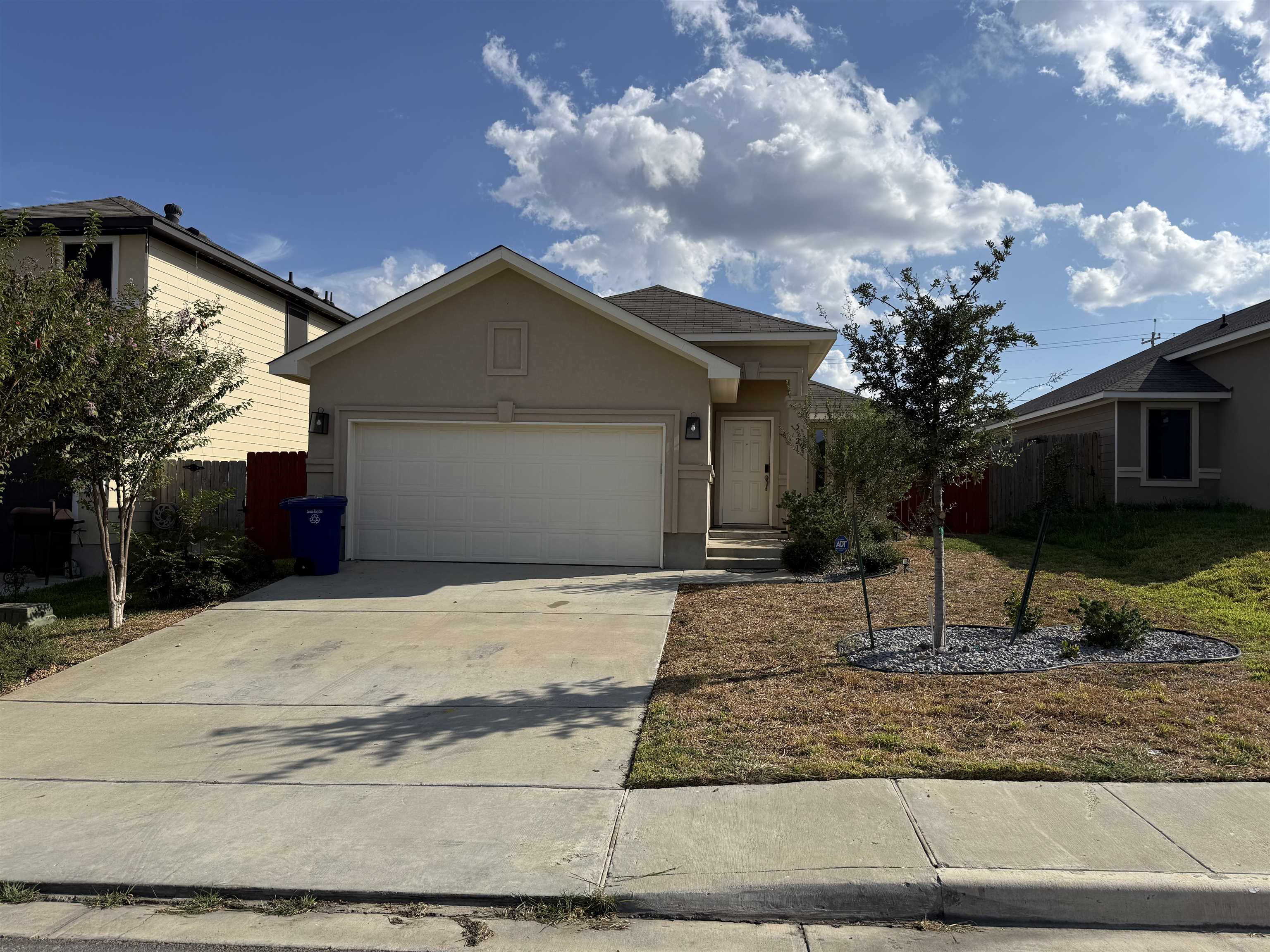 5521 Texana Property Photo 1