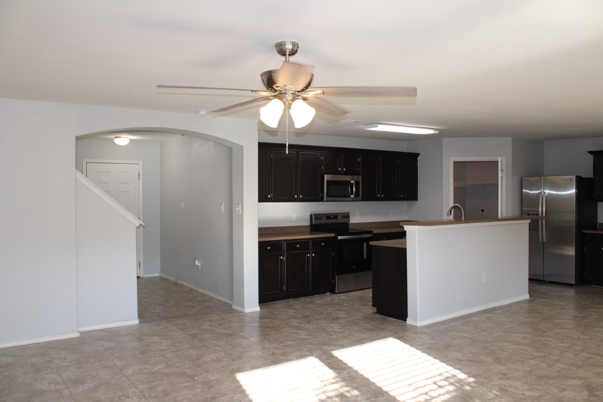 405 Almeja Dr Property Photo 4