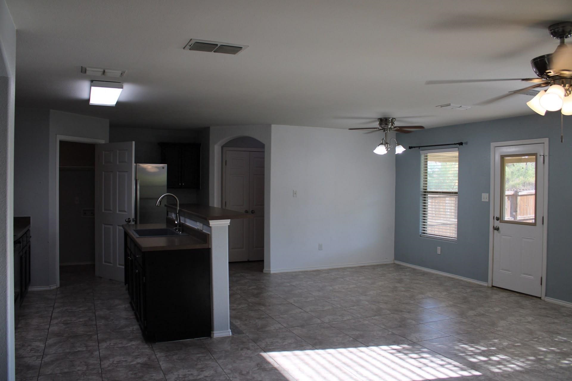 405 Almeja Dr Property Photo 5