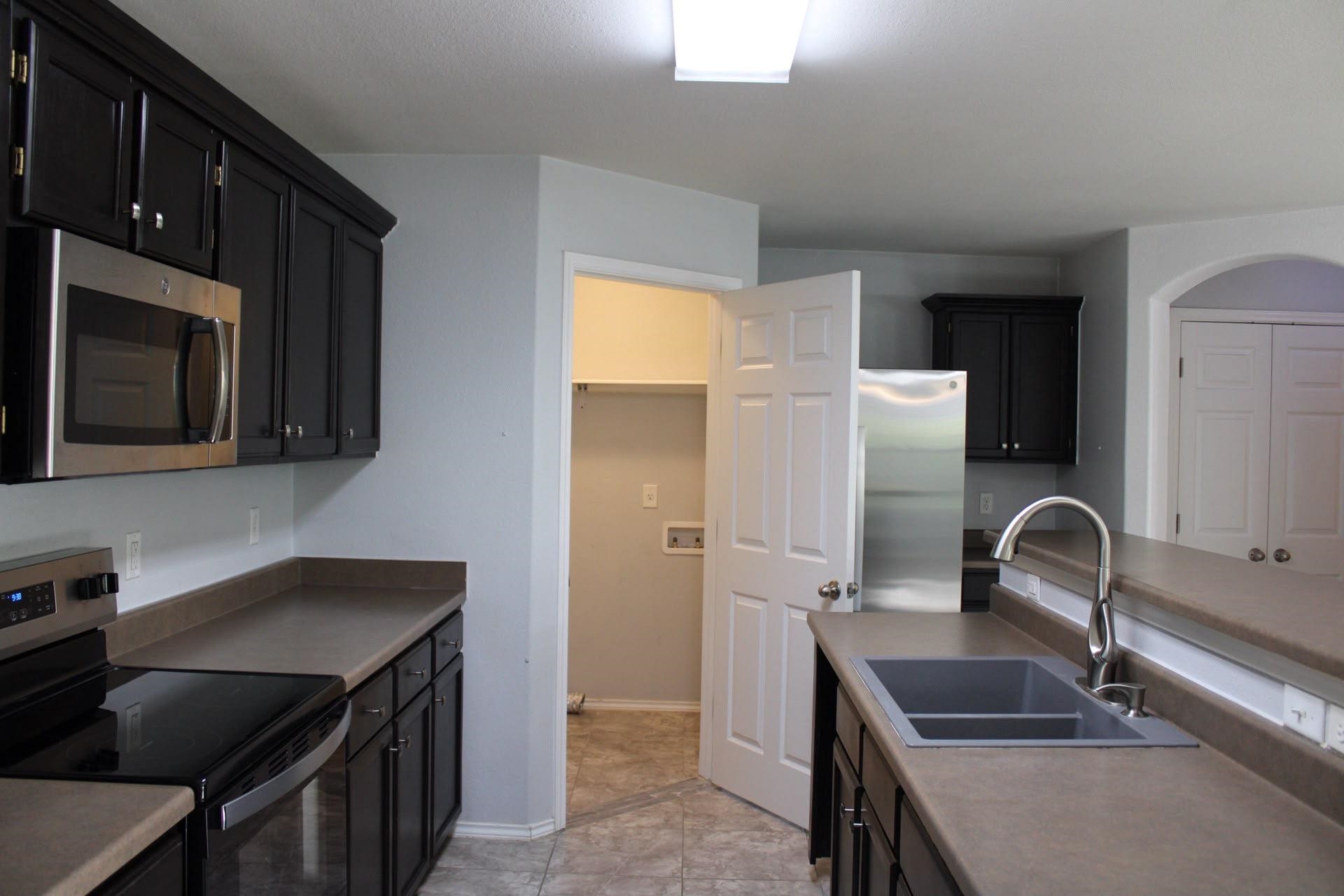 405 Almeja Dr Property Photo 7