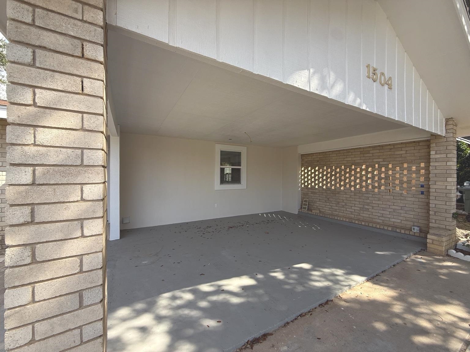 1504 Hibiscus Ln Property Photo 2