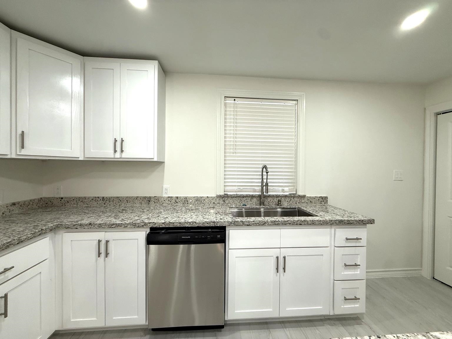 1504 Hibiscus Ln Property Photo 6