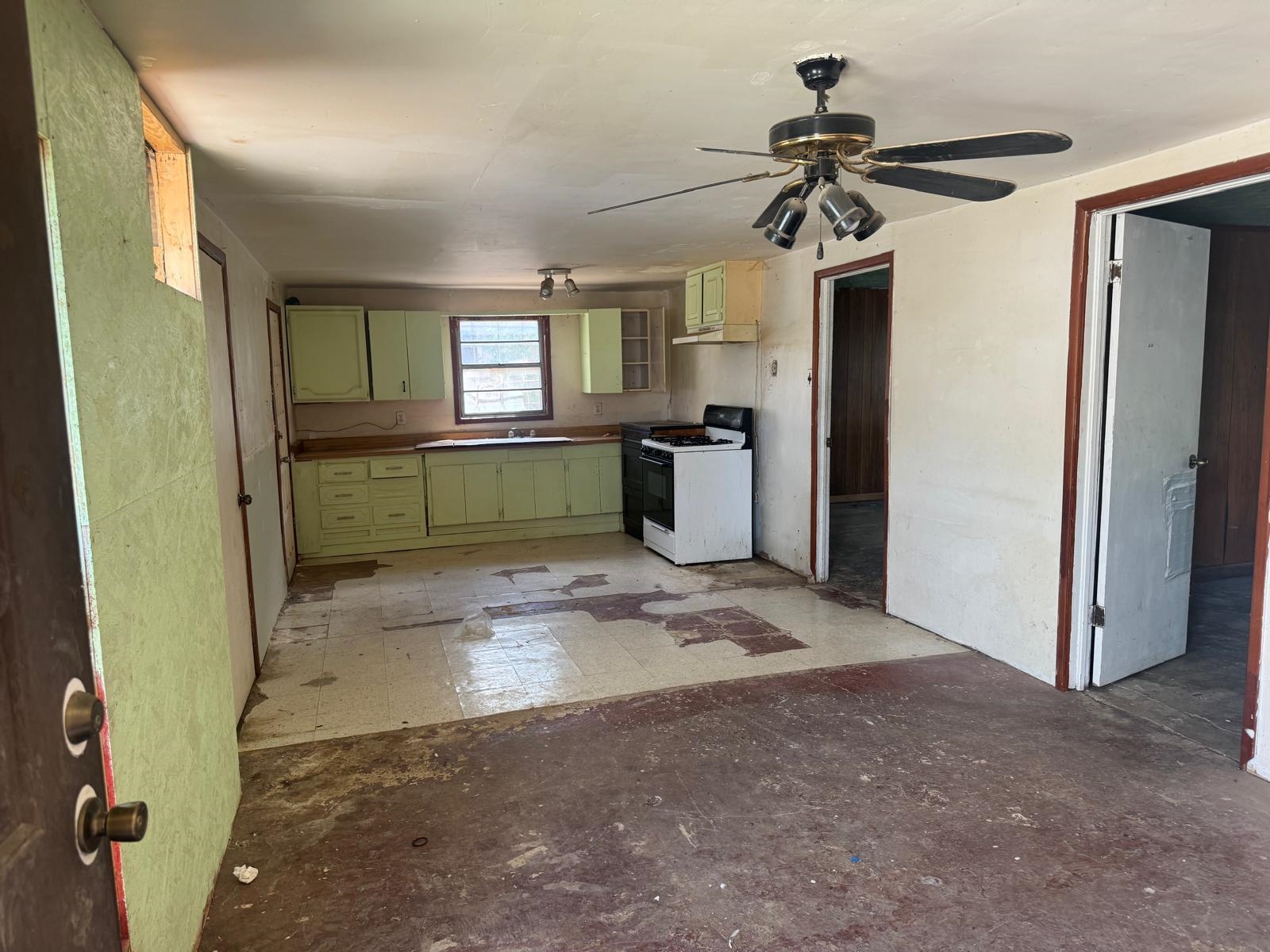 2715 Cedar Ave Property Photo 5