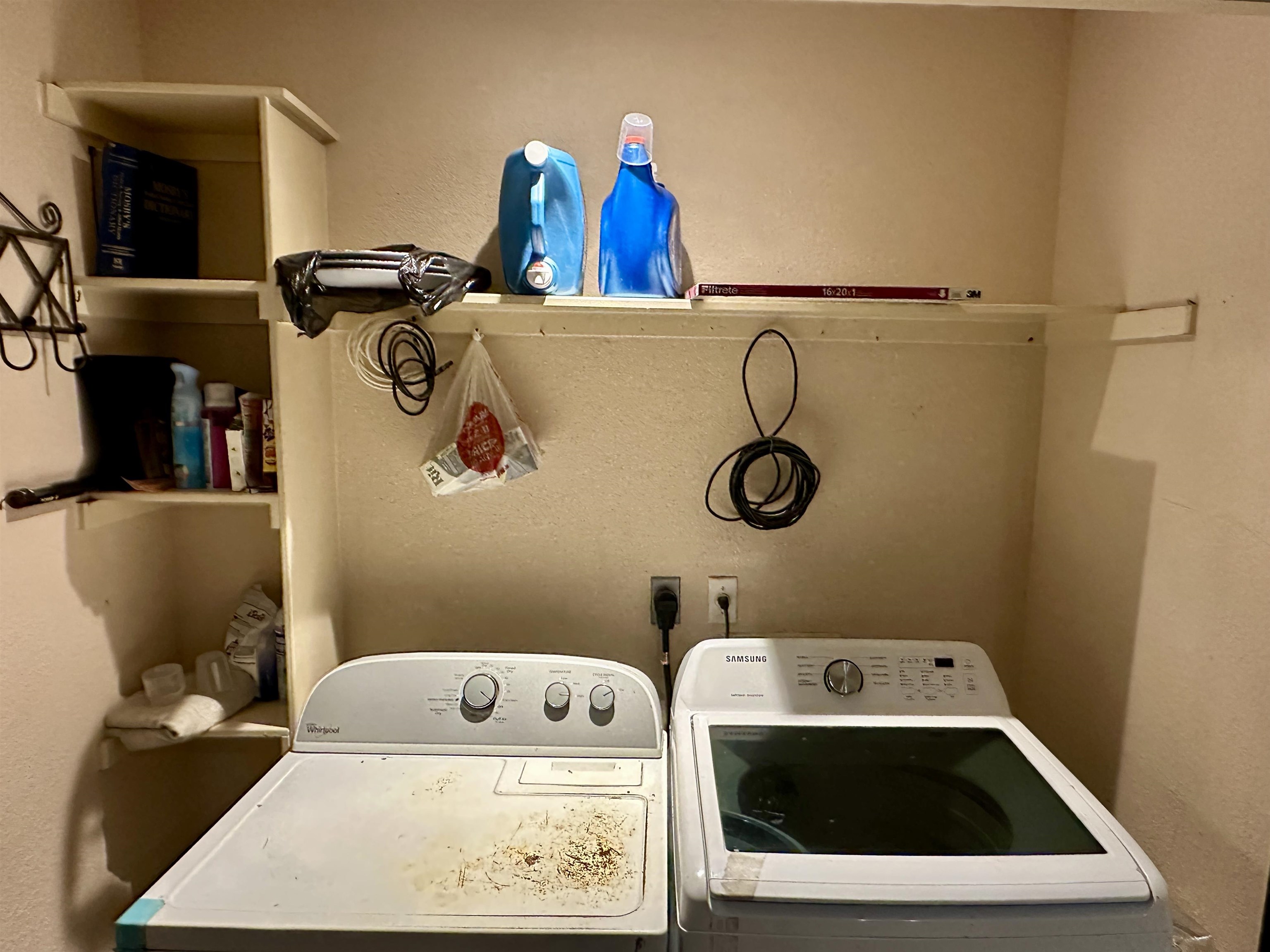 712 Oleander St Property Photo 4