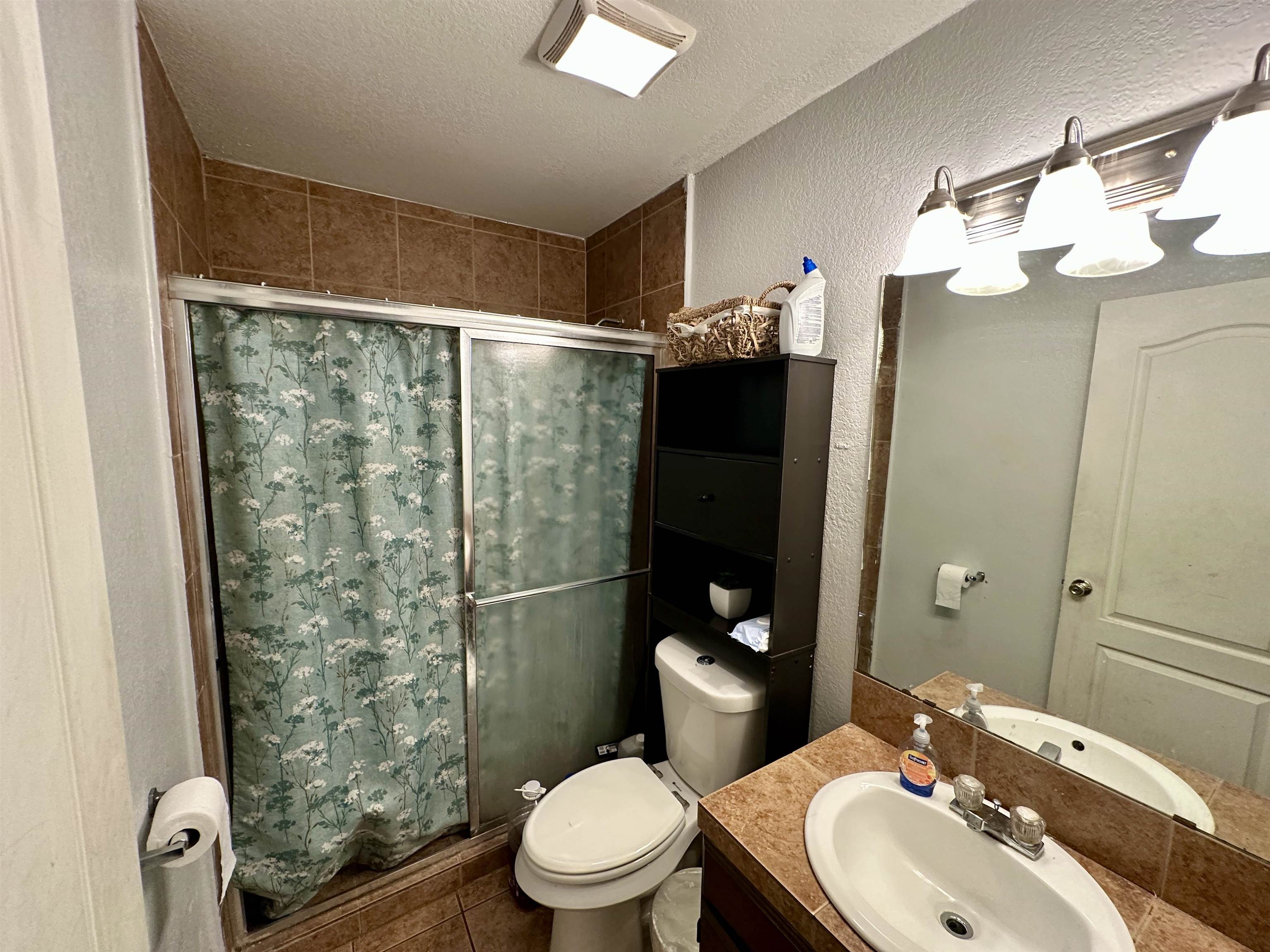 712 Oleander St Property Photo 13