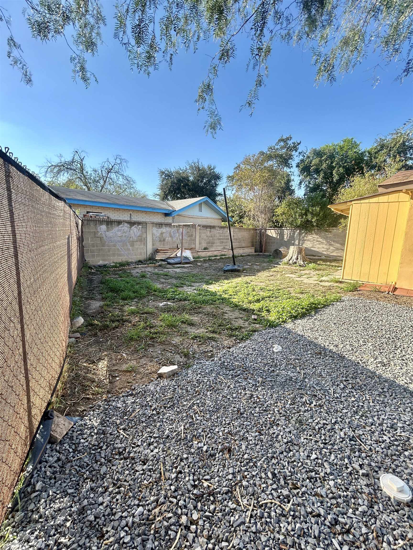 2720 Corpus Christi St Rear Property Photo 3