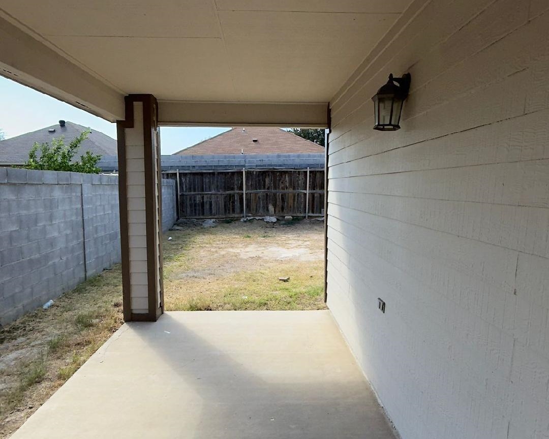 12106 Entrada Lp Property Photo 18